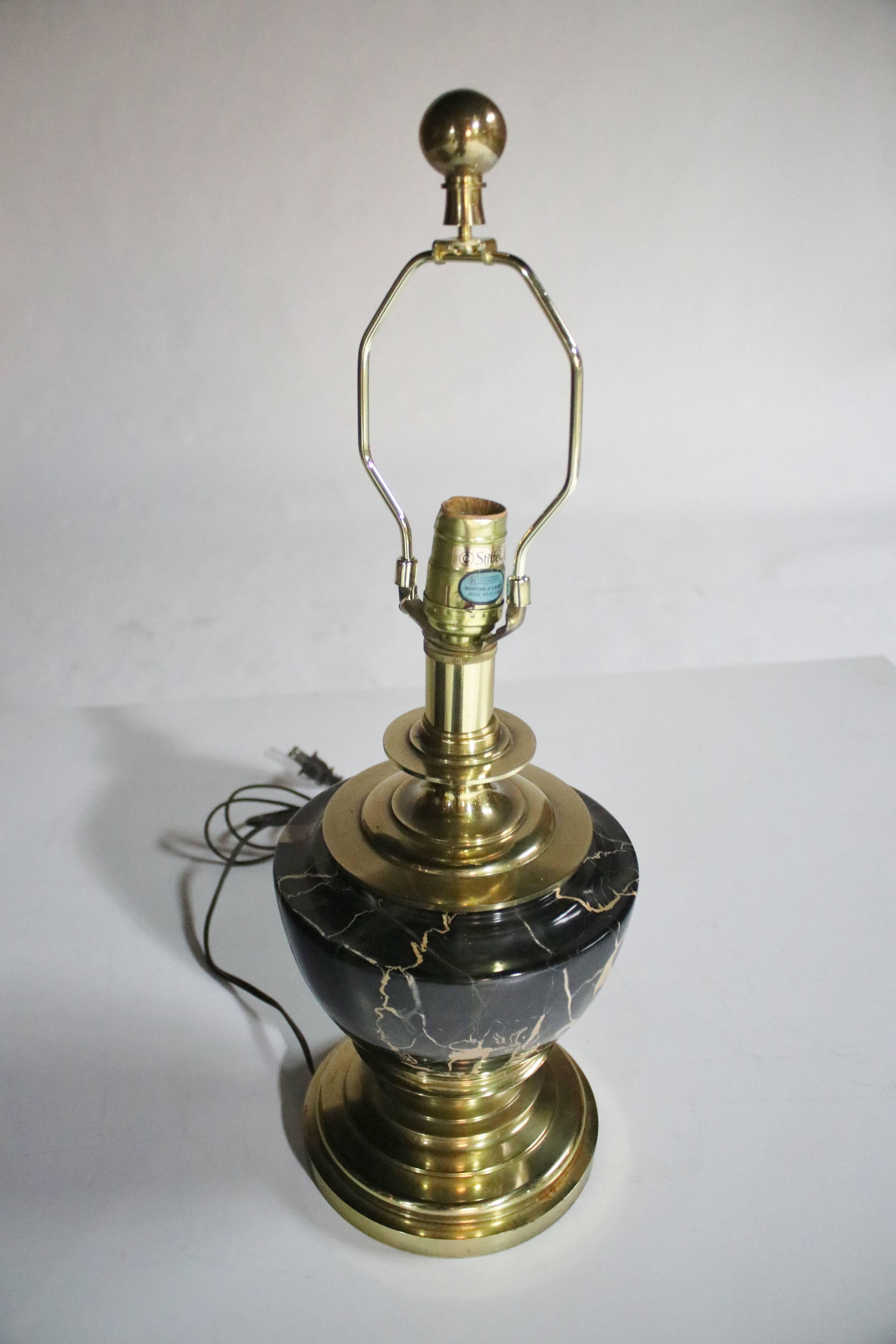 Stiffel Marble and Brass Table Lamp In Excellent Condition In Chicago, IL