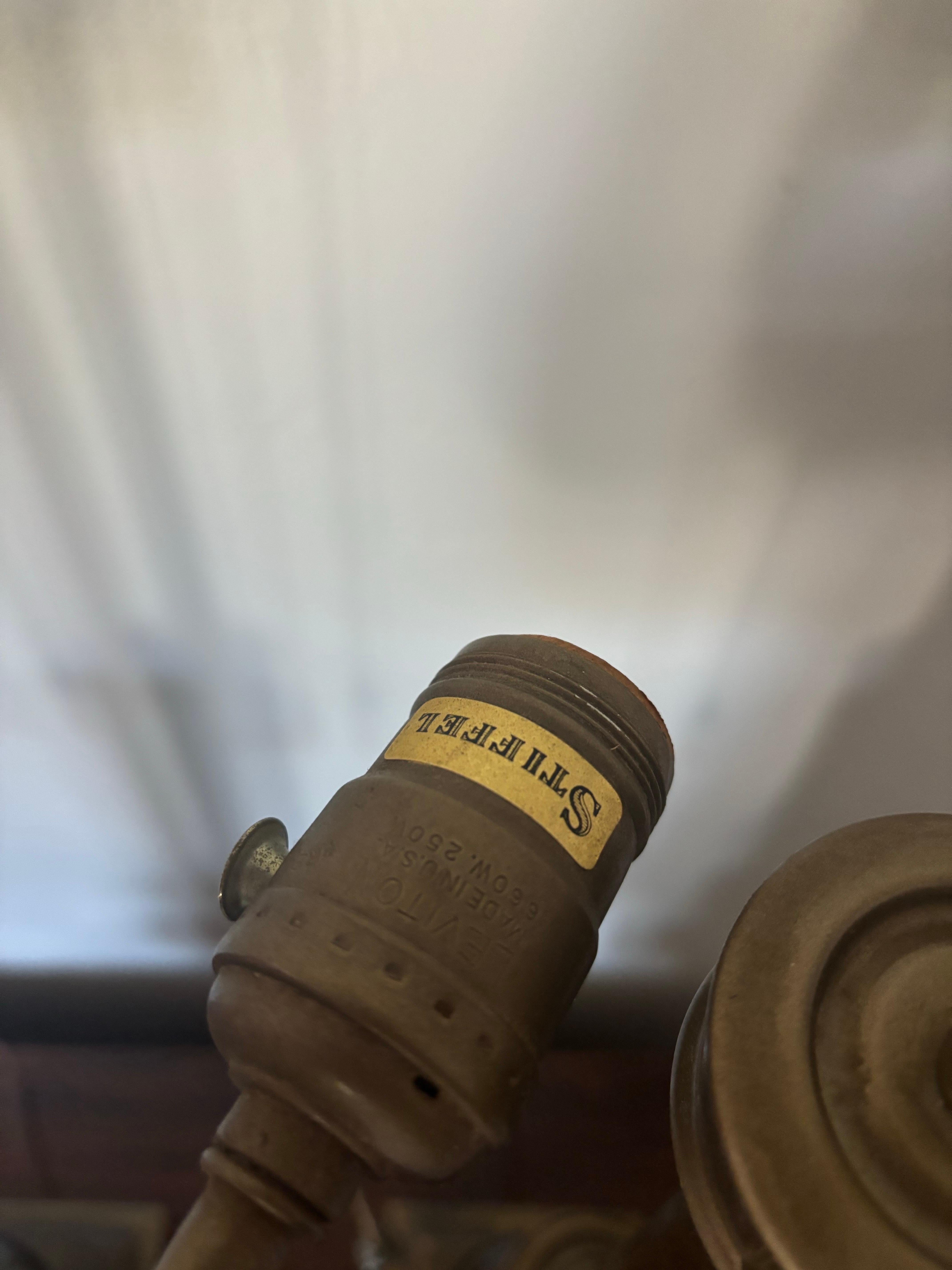 Stiffel - Lampes de table en laiton vieilli du milieu du siècle dernier en vente 2