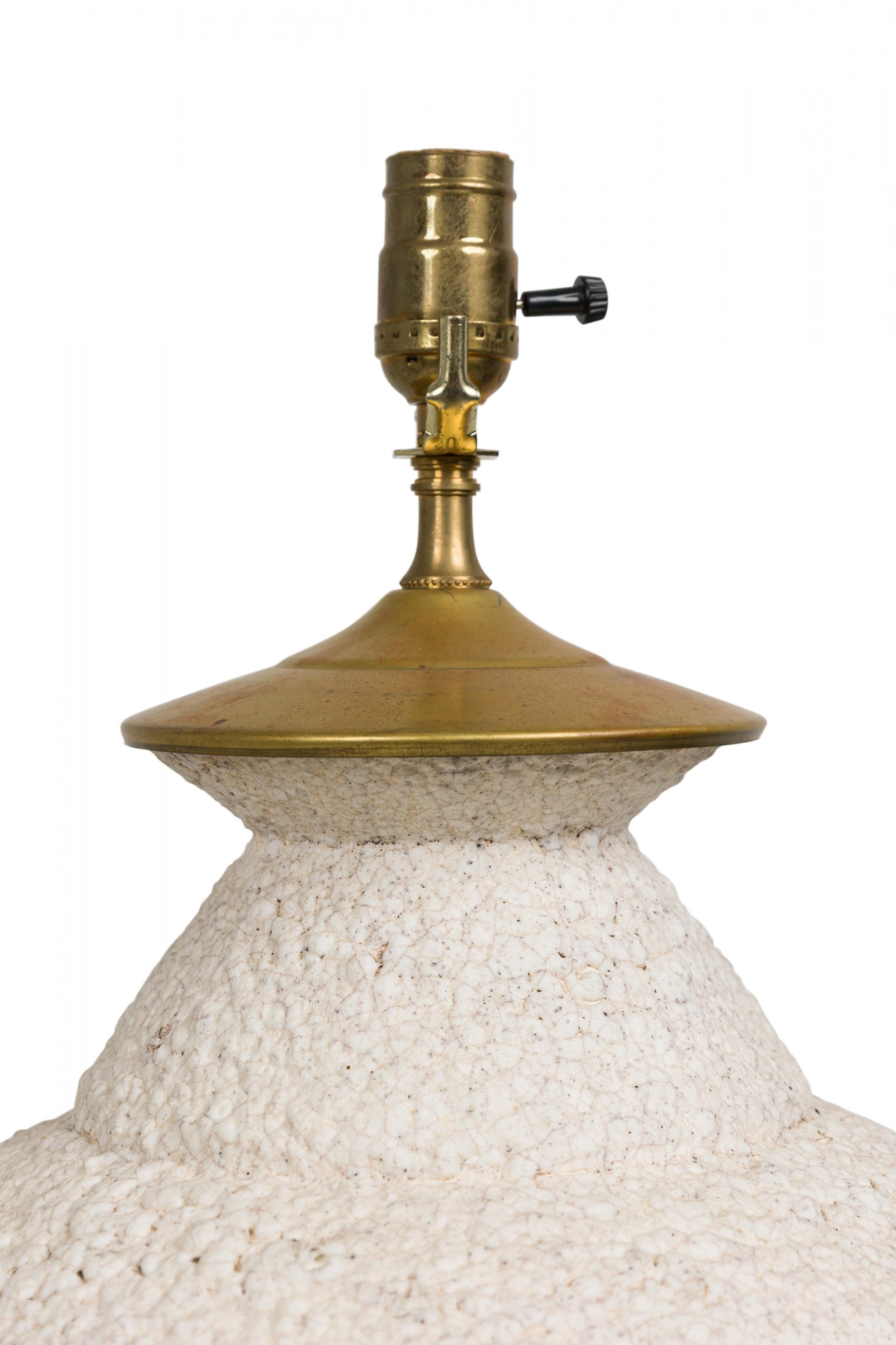Stiffel Midcentury American Ceramic White Lava Glaze Table Lamp For Sale 3