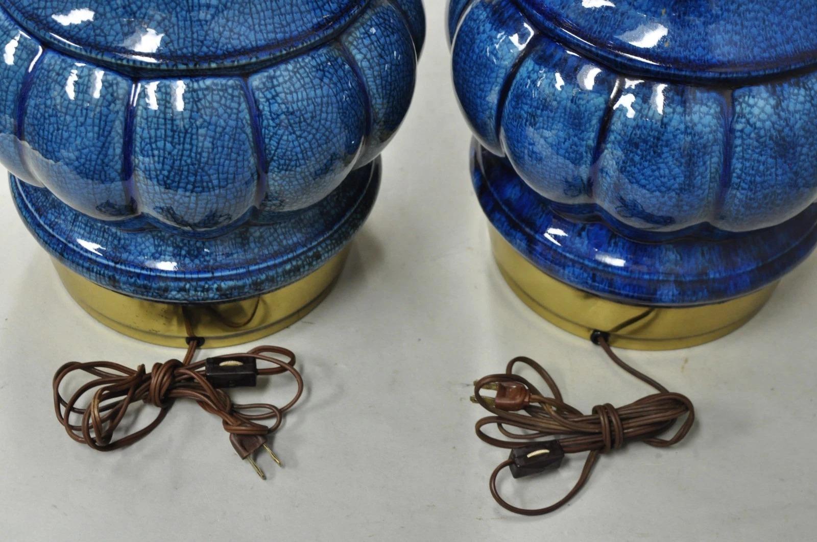 Stiffel Mid Century Modern Lámparas de mesa de latón cerámico esmaltado azul craquelado en venta 6