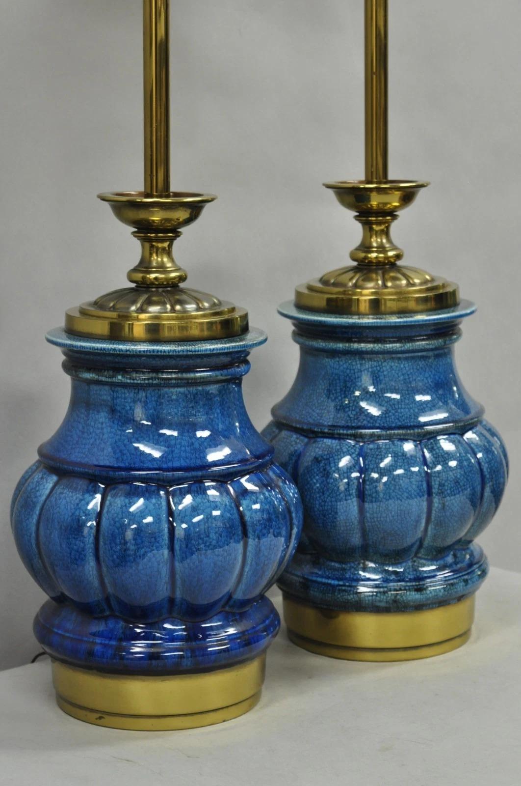 Stiffel Mid Century Modern Lámparas de mesa de latón cerámico esmaltado azul craquelado Desconocido en venta