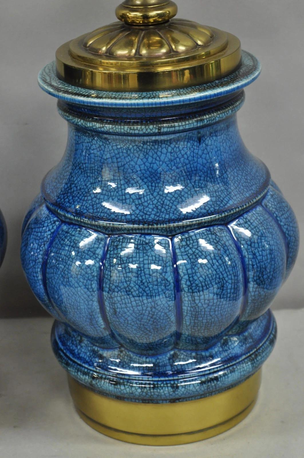 Stiffel Mid Century Modern Lámparas de mesa de latón cerámico esmaltado azul craquelado en Bueno estado para la venta en Philadelphia, PA