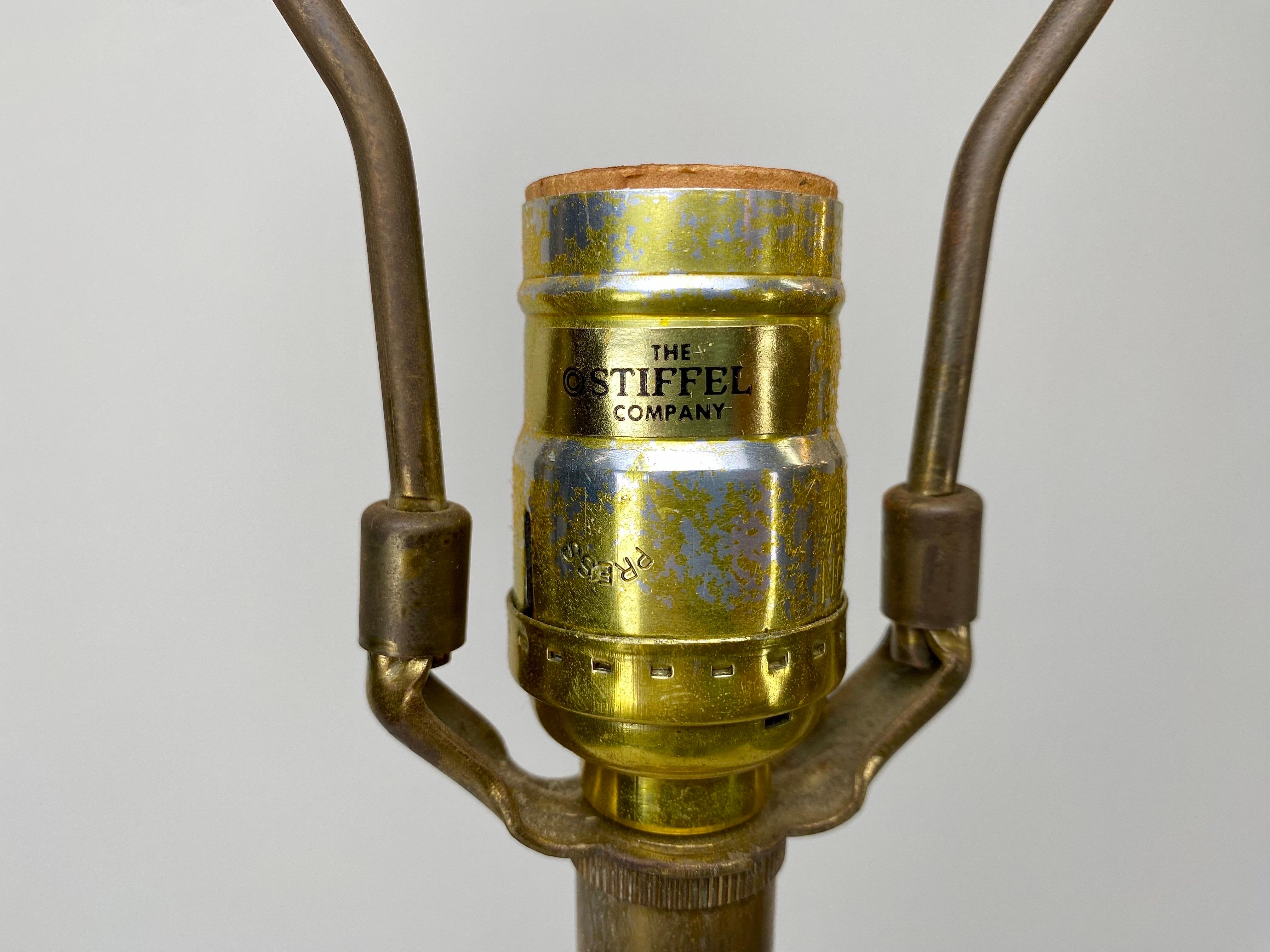 Moderne Stiffel-Tischlampe aus Messing im Baluster-Stil aus der Mitte des Jahrhunderts, Paar  im Zustand „Gut“ im Angebot in Plainview, NY