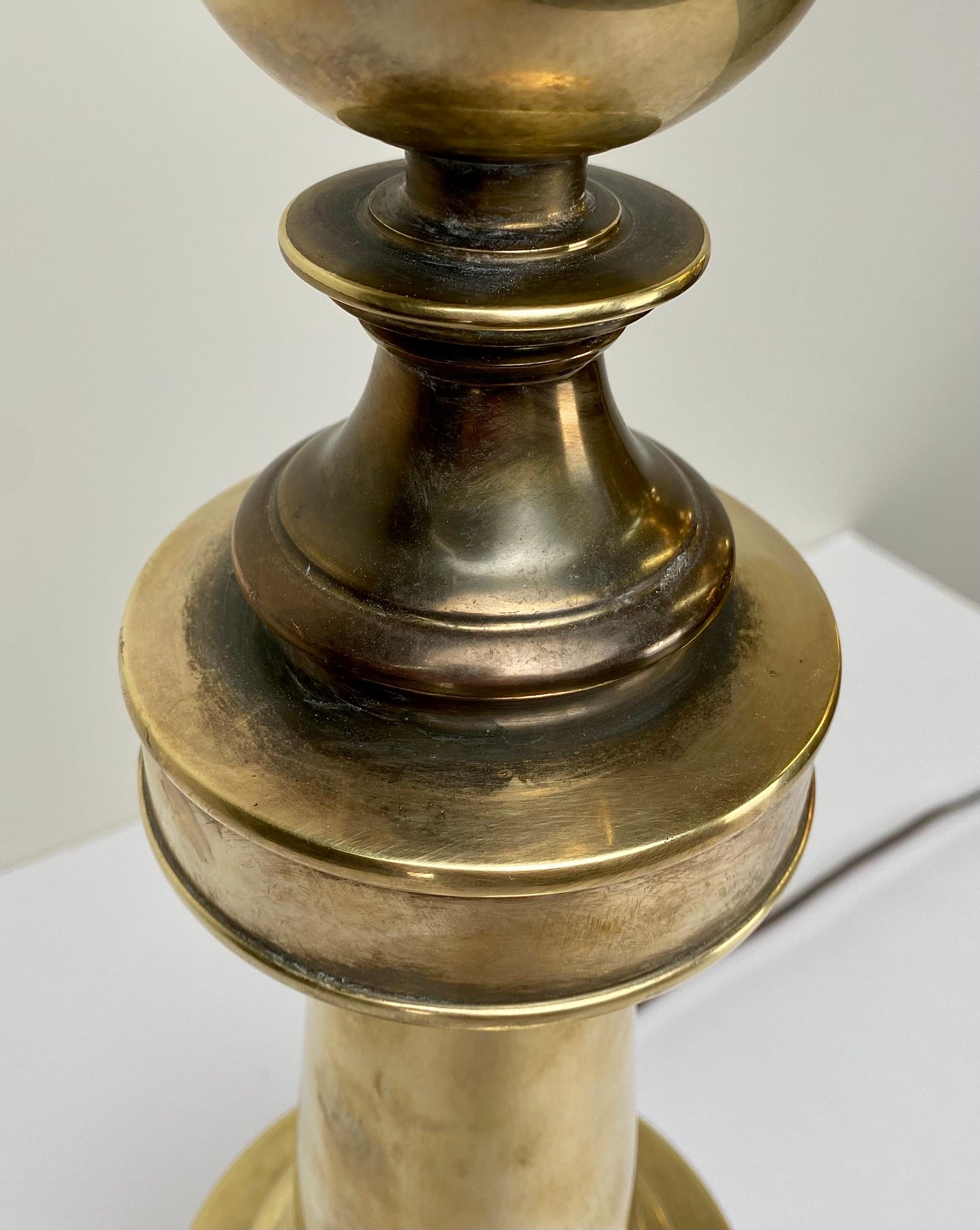 Moderne Stiffel-Tischlampe aus Messing im Baluster-Stil aus der Mitte des Jahrhunderts, Paar  im Angebot 4