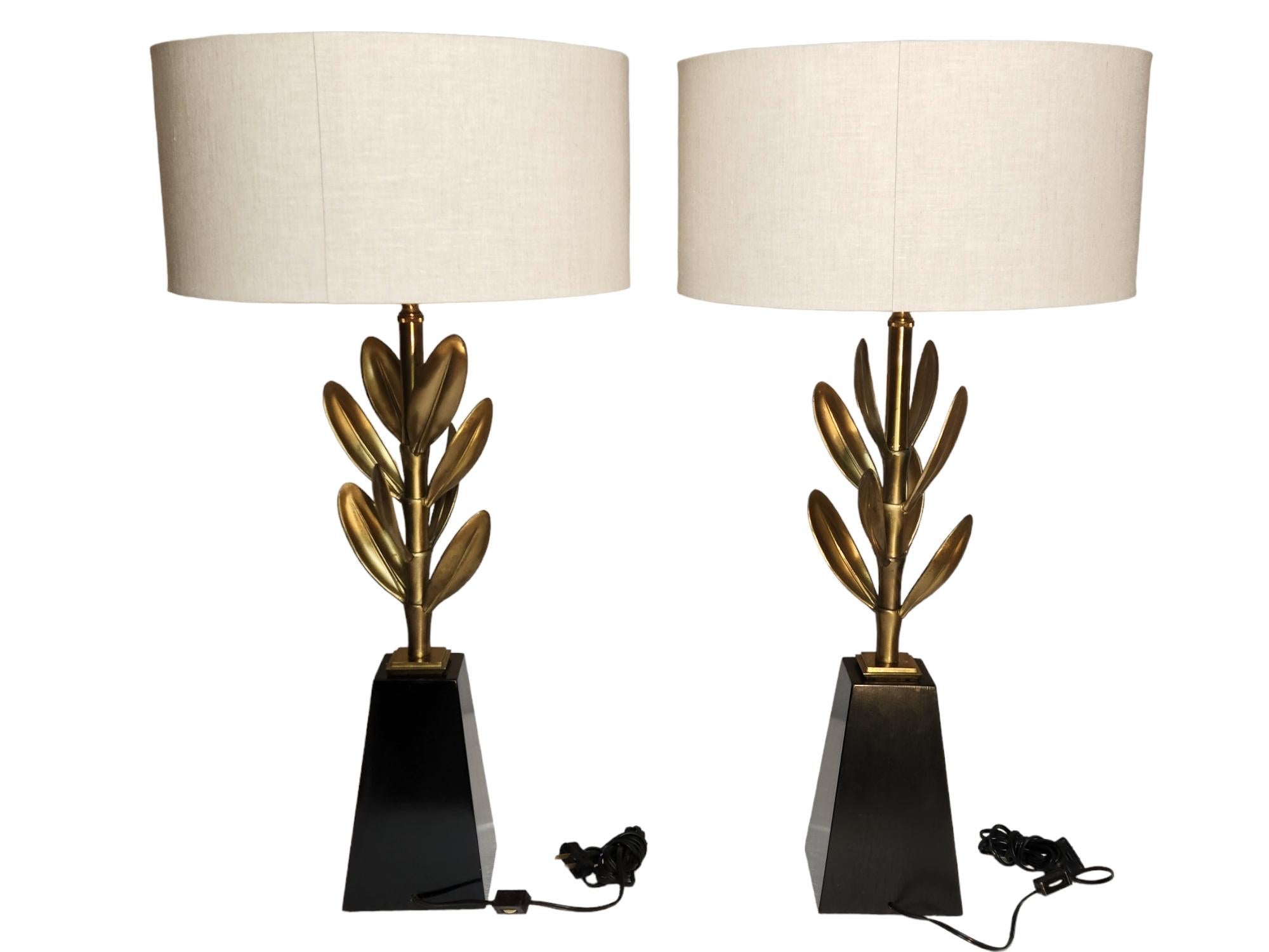 Stiffel Mid-Century Pair of Brass Sedum Leaf Floriform Table Lamps 1950s In Good Condition In Camden, ME