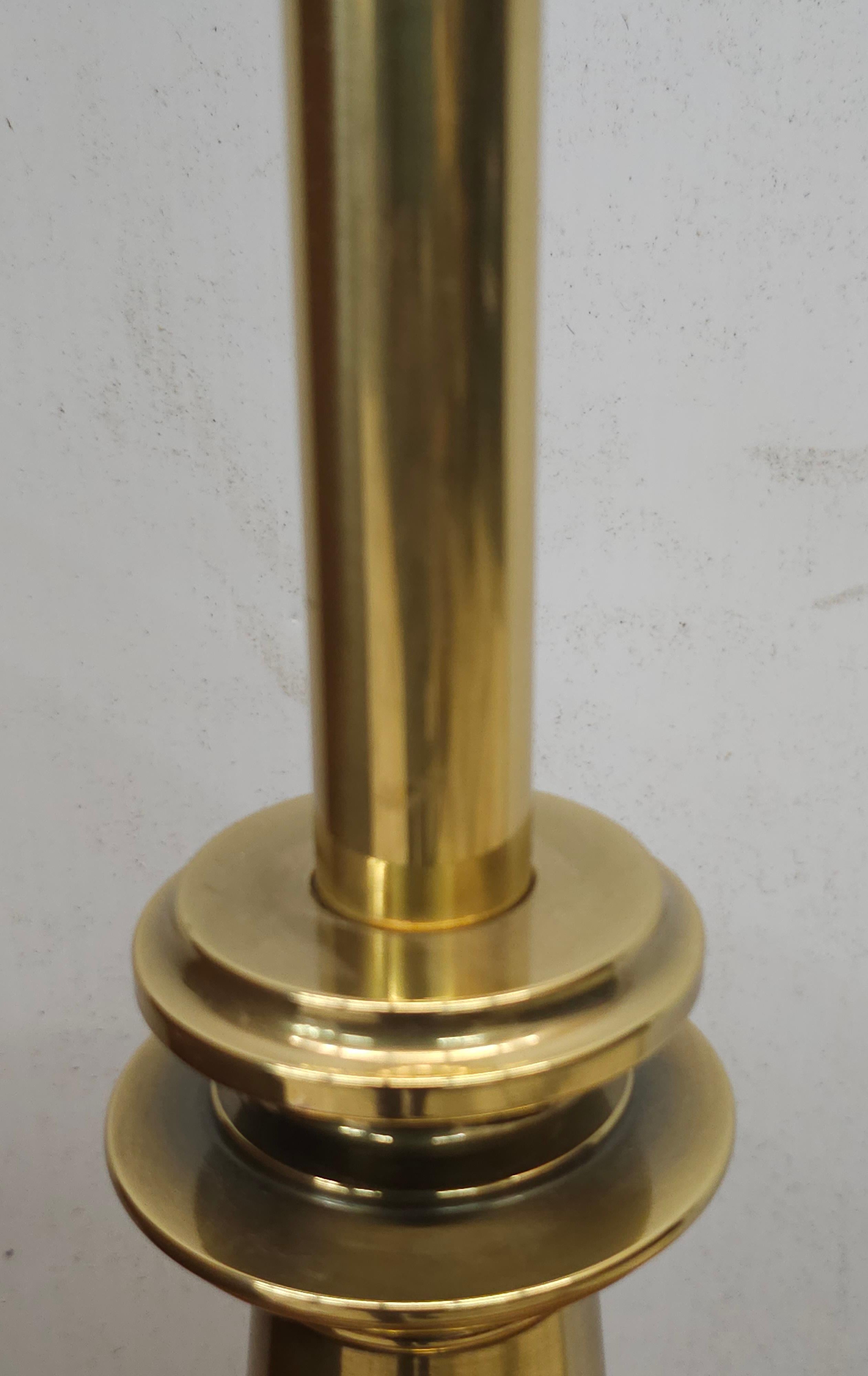 American Stiffel Mid-Century Polished Solid Brass Colunm Table Lamp For Sale