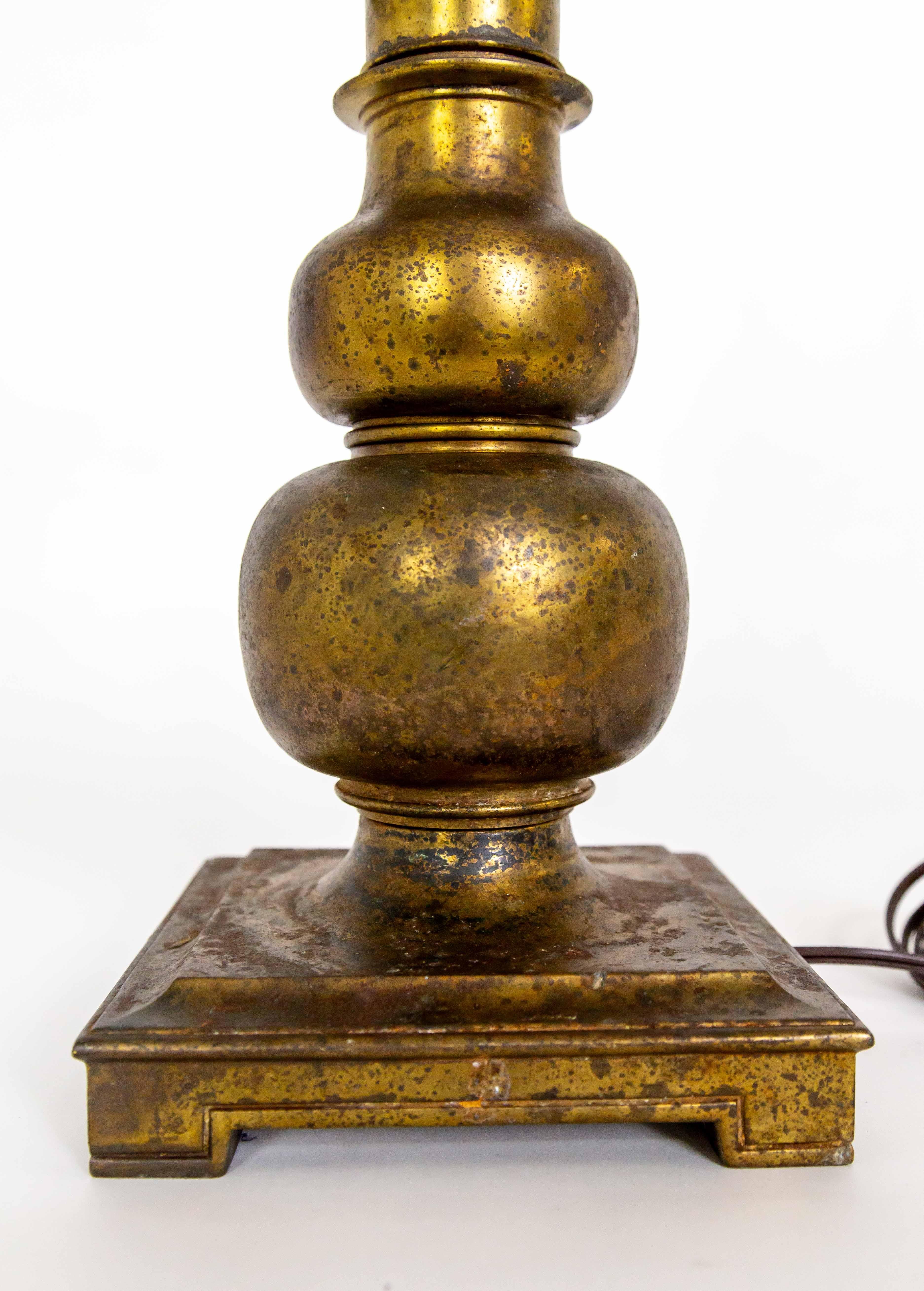 Stiffel Rustic Patinated Brass Table Lamp In Good Condition For Sale In San Francisco, CA