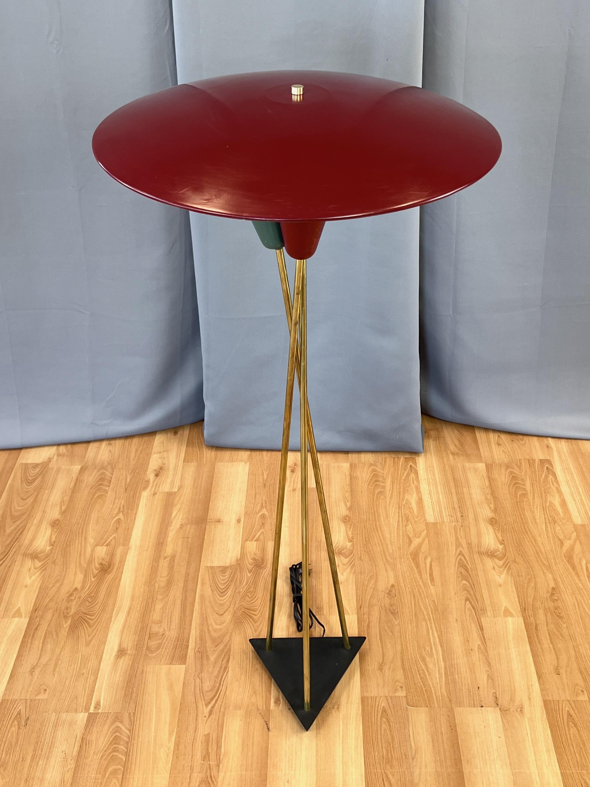 Stiffel Saucer Shade Enameled Metal and Brass Three-Light Floor Lamp, 1950s For Sale 7