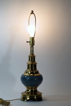 Lámpara de mesa escultórica Stiffel, cerámica y latón, Mid Century Modern