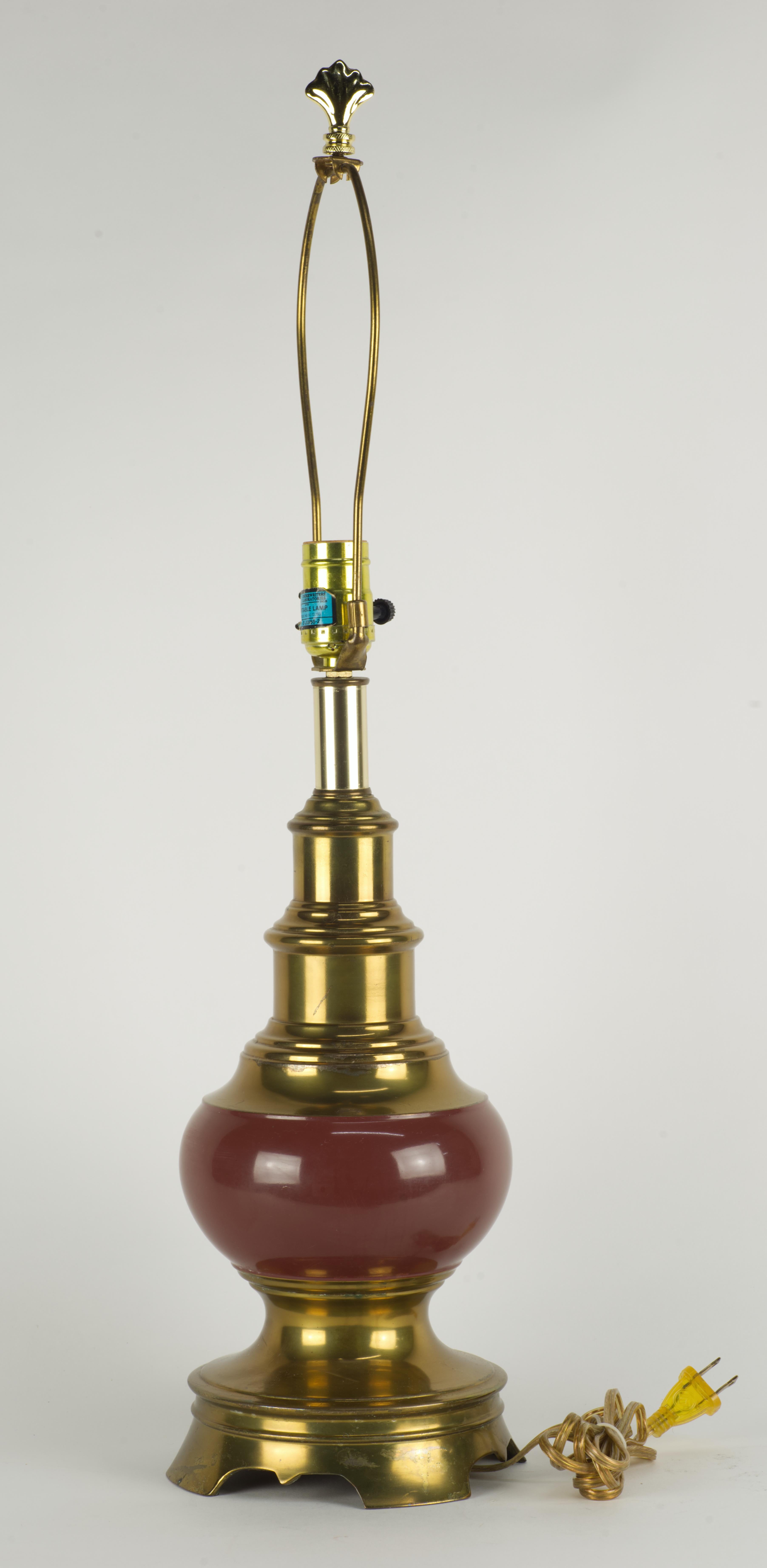 Mid-Century Modern Lampe de table sculpturale Stiffel, céramique et laiton, mi-siècle moderne en vente