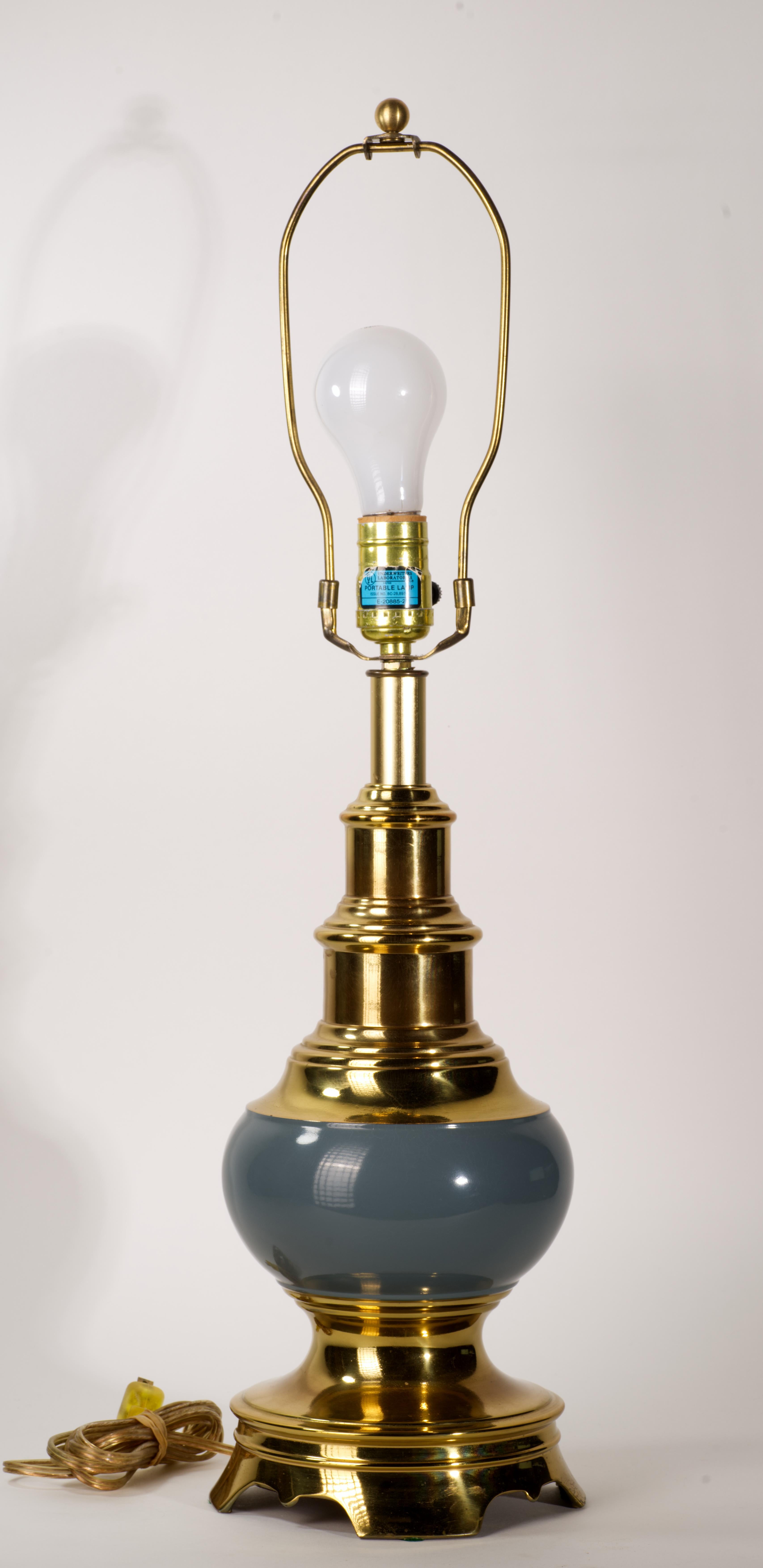 Mid-Century Modern Lampe de table sculpturale Stiffel, céramique et laiton, mi-siècle moderne en vente