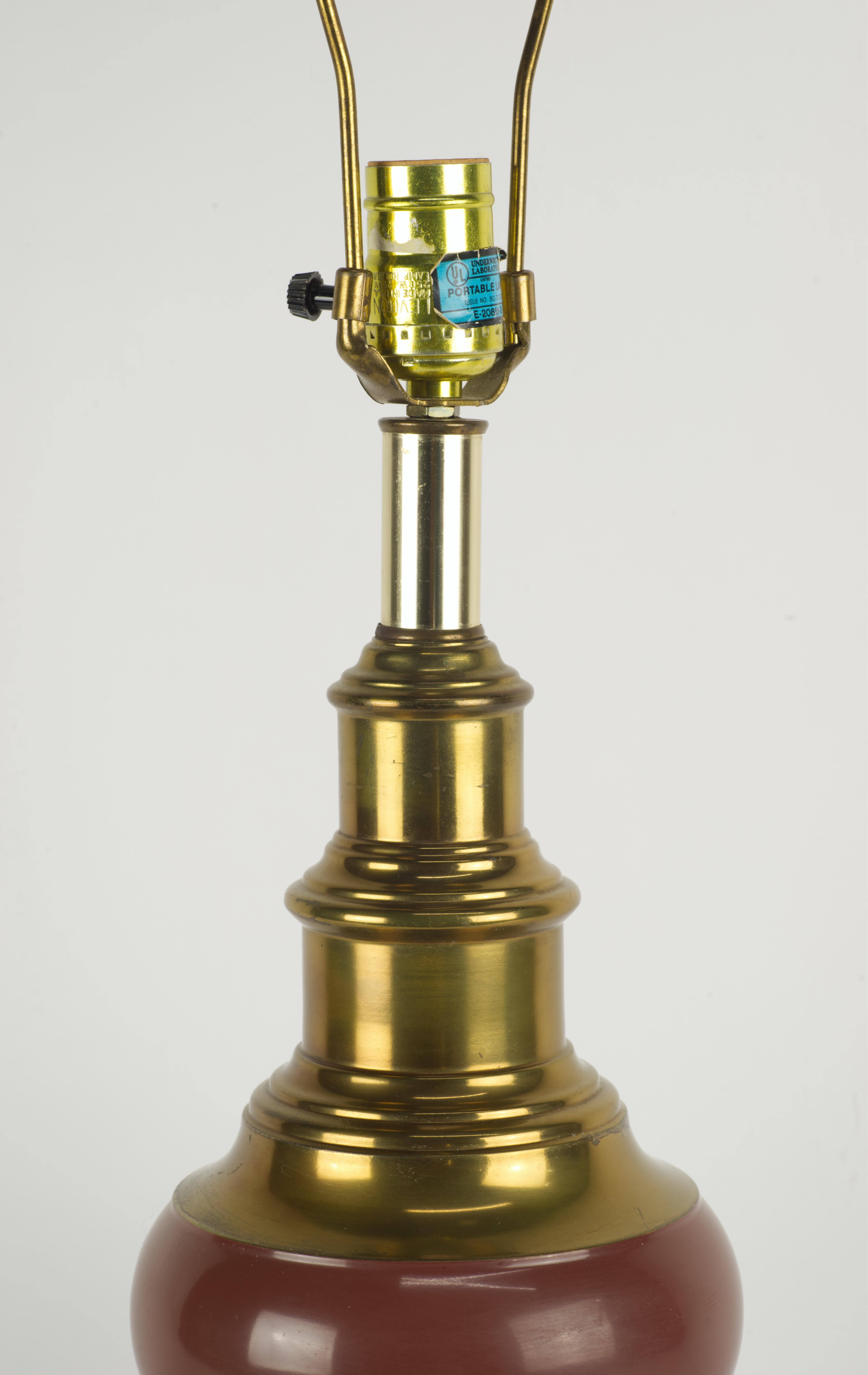 20ième siècle Lampe de table sculpturale Stiffel, céramique et laiton, mi-siècle moderne en vente