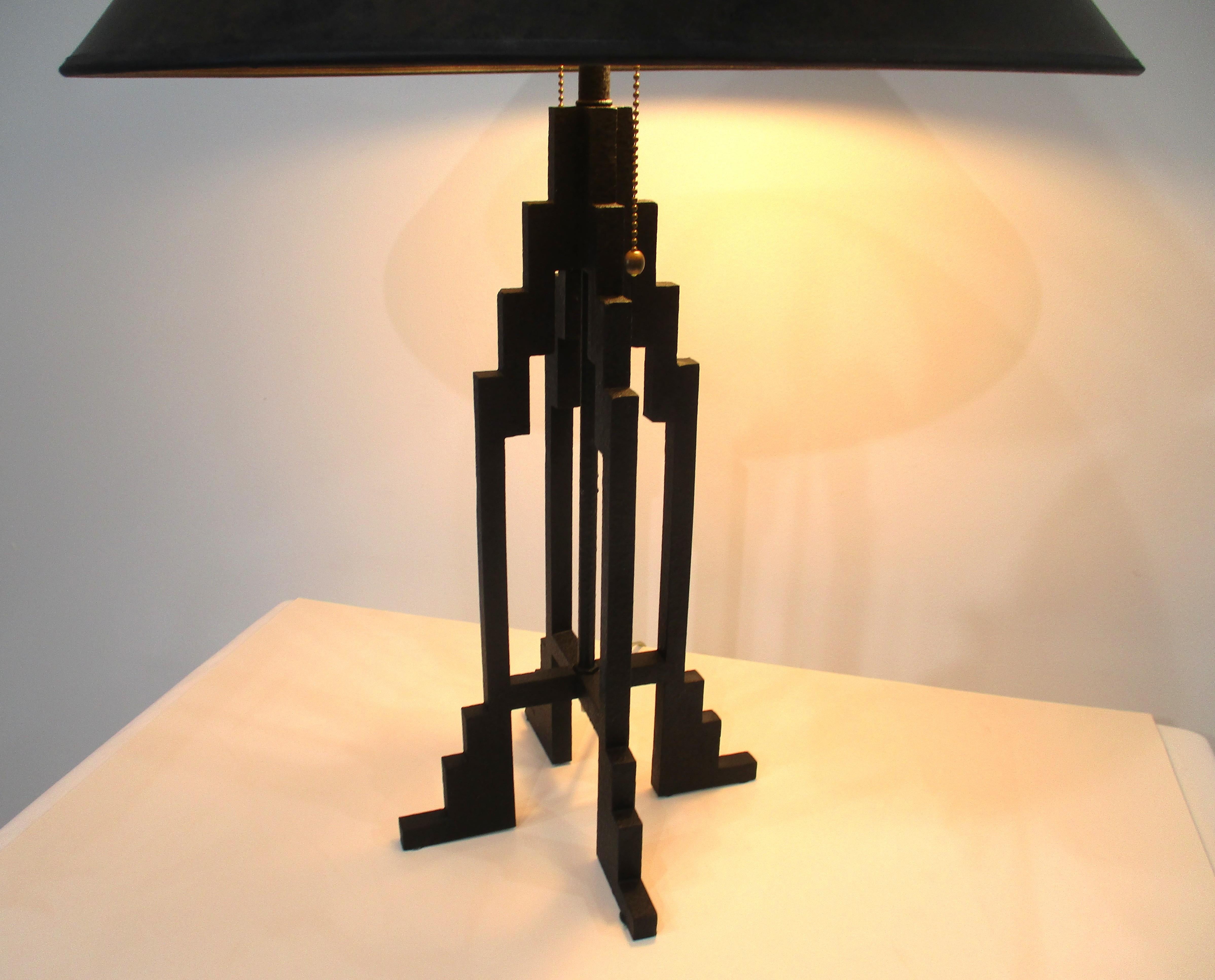 Mid-Century Modern Stiffel Skyscraper Iron Table Lamp For Sale