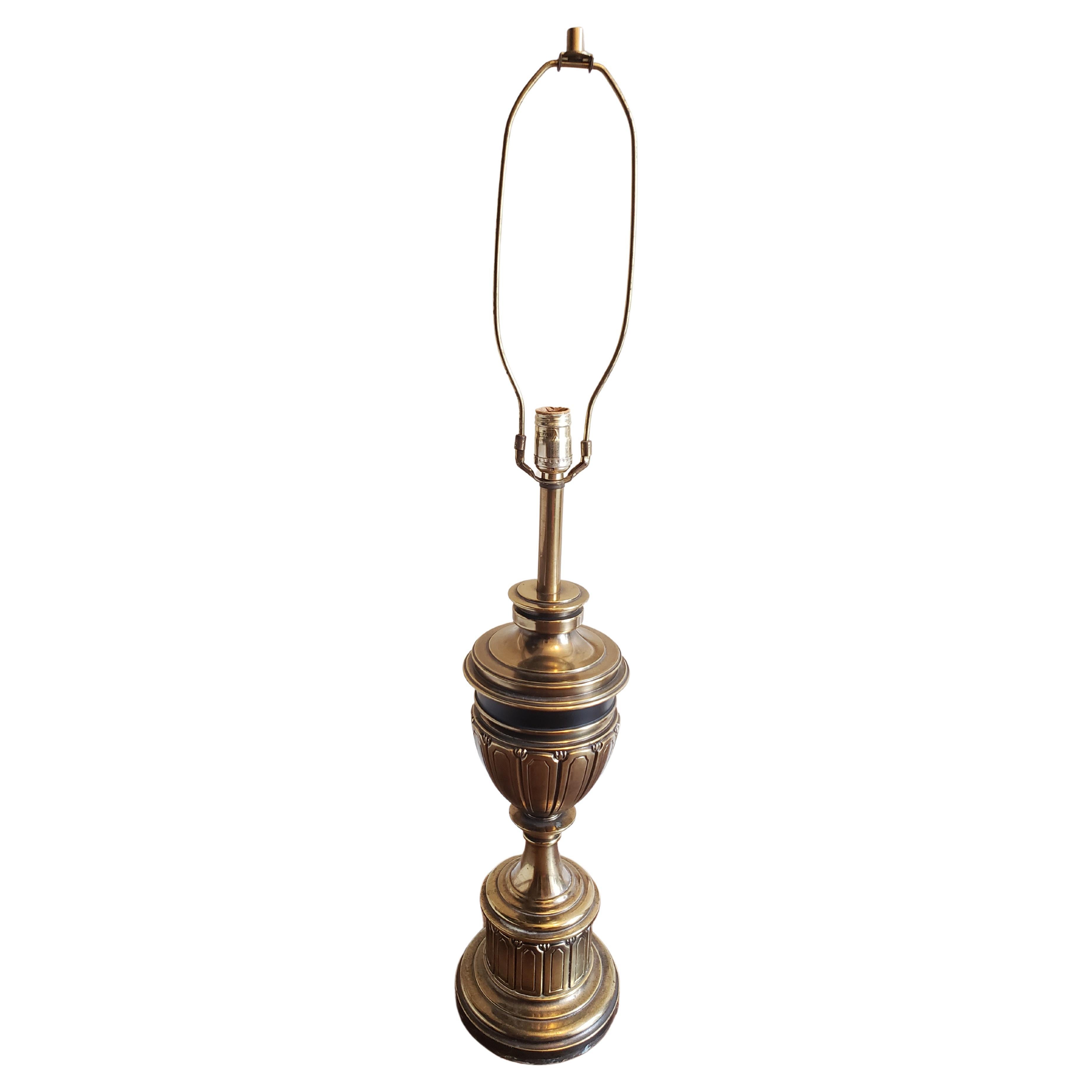 Américain Lampe de table trophée en laiton massif Stiffel, vers les années 1960 en vente