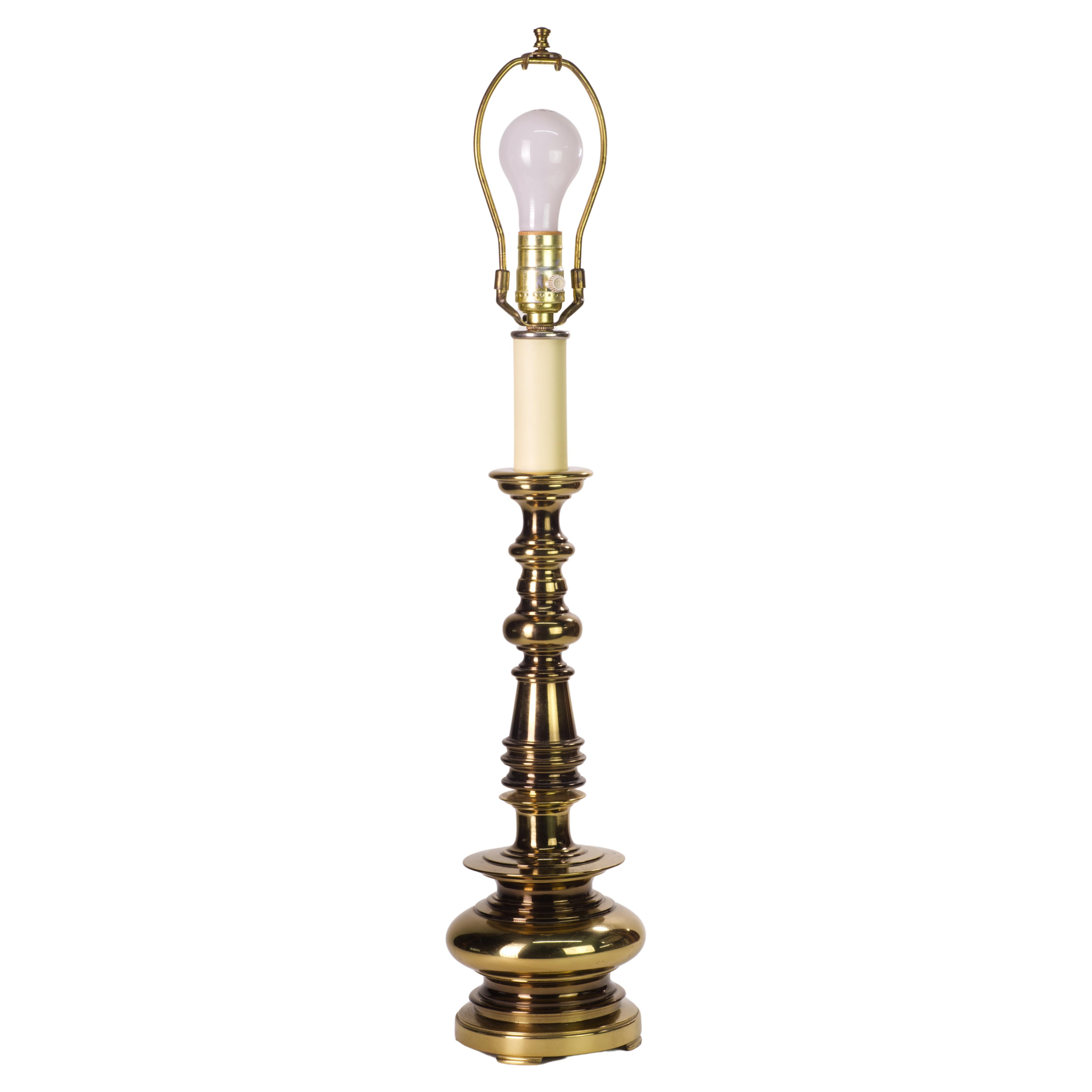 Stiffel - Grande lampe de table sculpturale en laiton