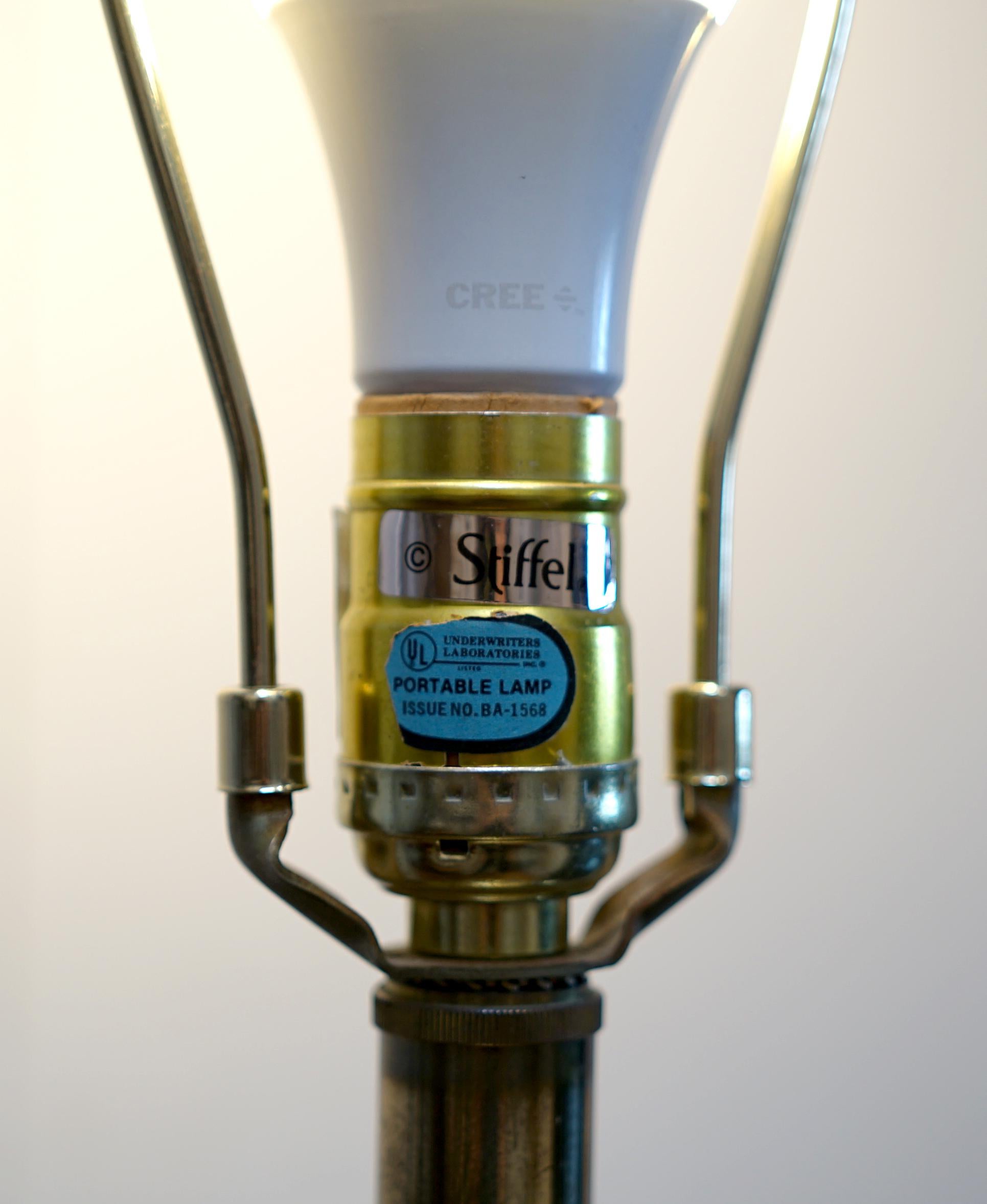 Stiffel Vintage Assembled Set of Egg Shell Ceramic and Brass Table Lamps (Lampe de table en céramique et laiton) en vente 2