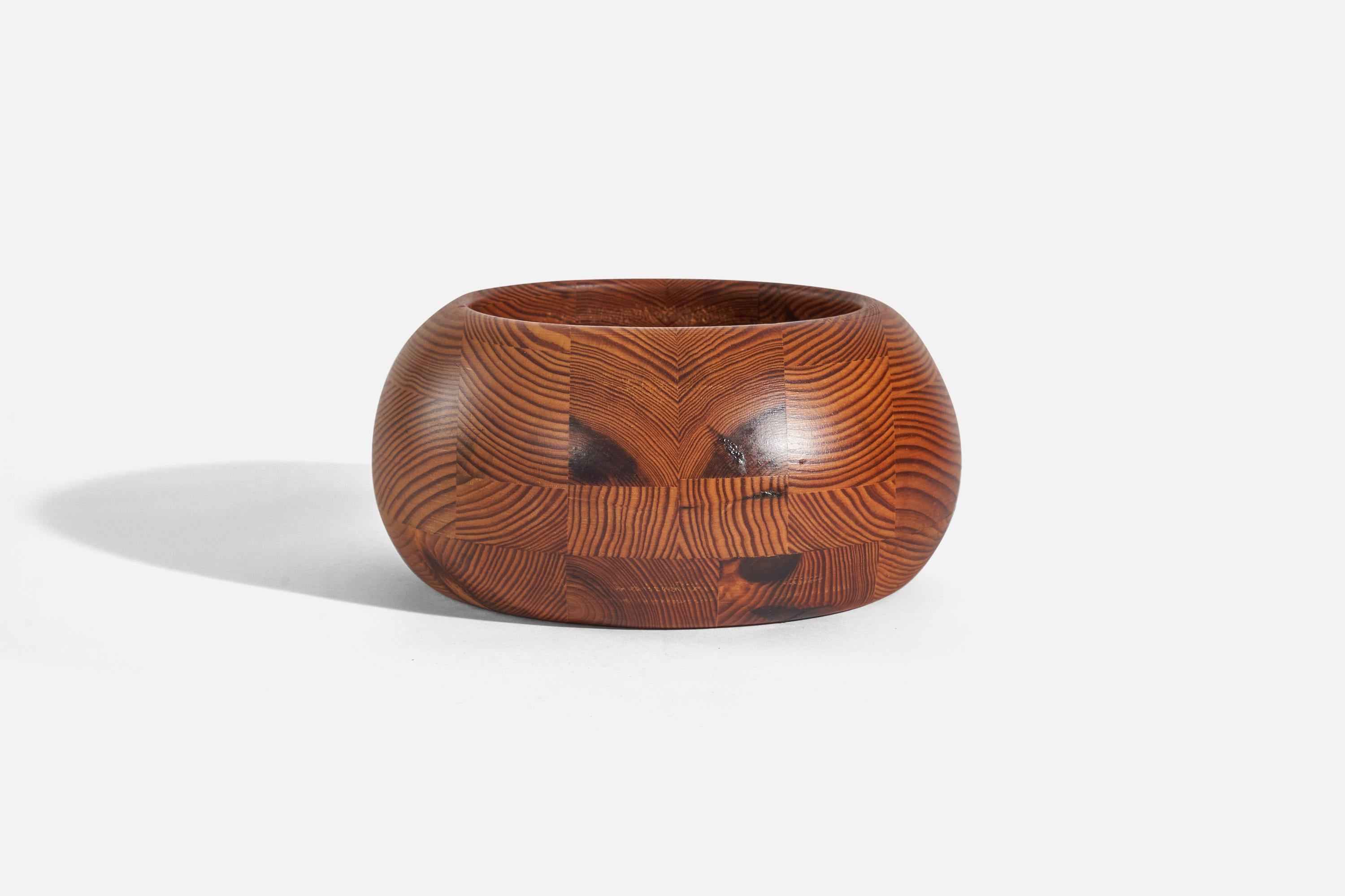 Modern Stig Johnsson, Bowl, Solid Pine, Smålandsslöjd, Värnamo, Sweden, 1970s