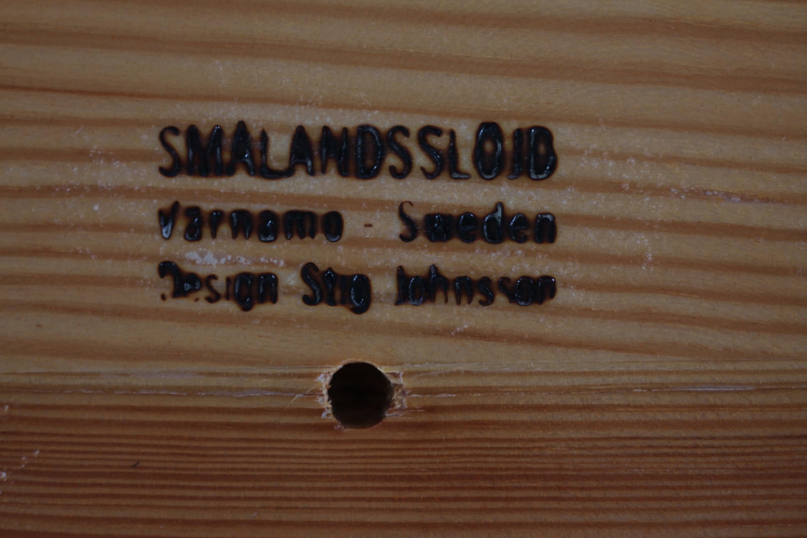 Swedish Stig Johnsson Large Bowl of Solid Pine Smålandsslöjd, Värnamo, Sweden 1970s For Sale