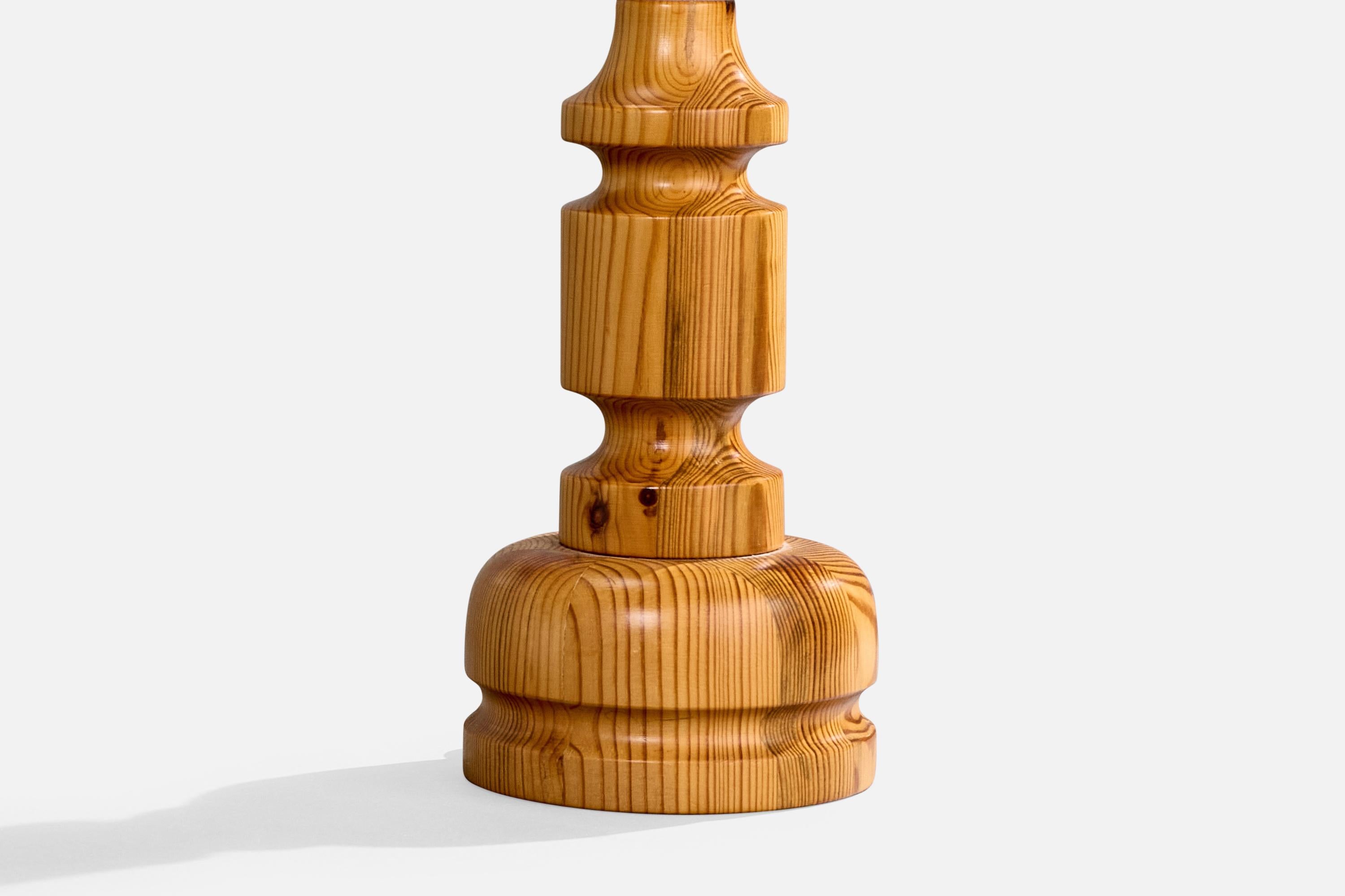 Stig Johnsson, Table Lamp, Pine, Sweden, 1970s In Good Condition For Sale In High Point, NC