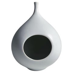 Stig Lindberg Birds Nest Vase White Glazed Stoneware Gustavsberg, Sweden, 1950s