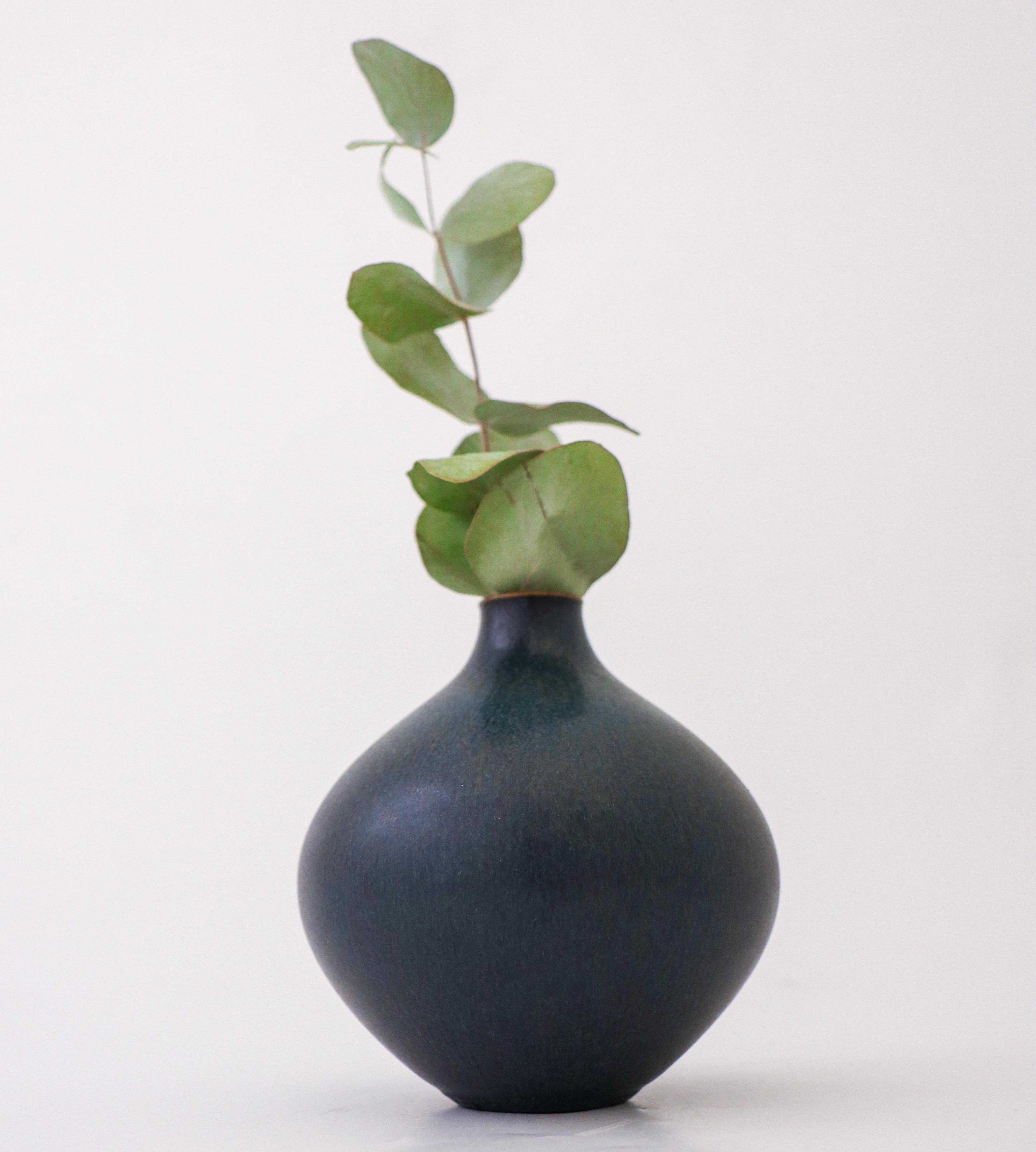 Scandinavian Modern Stig Lindberg Blue Ceramic Vase - Gustavsberg Studio - Mid 20th Century For Sale