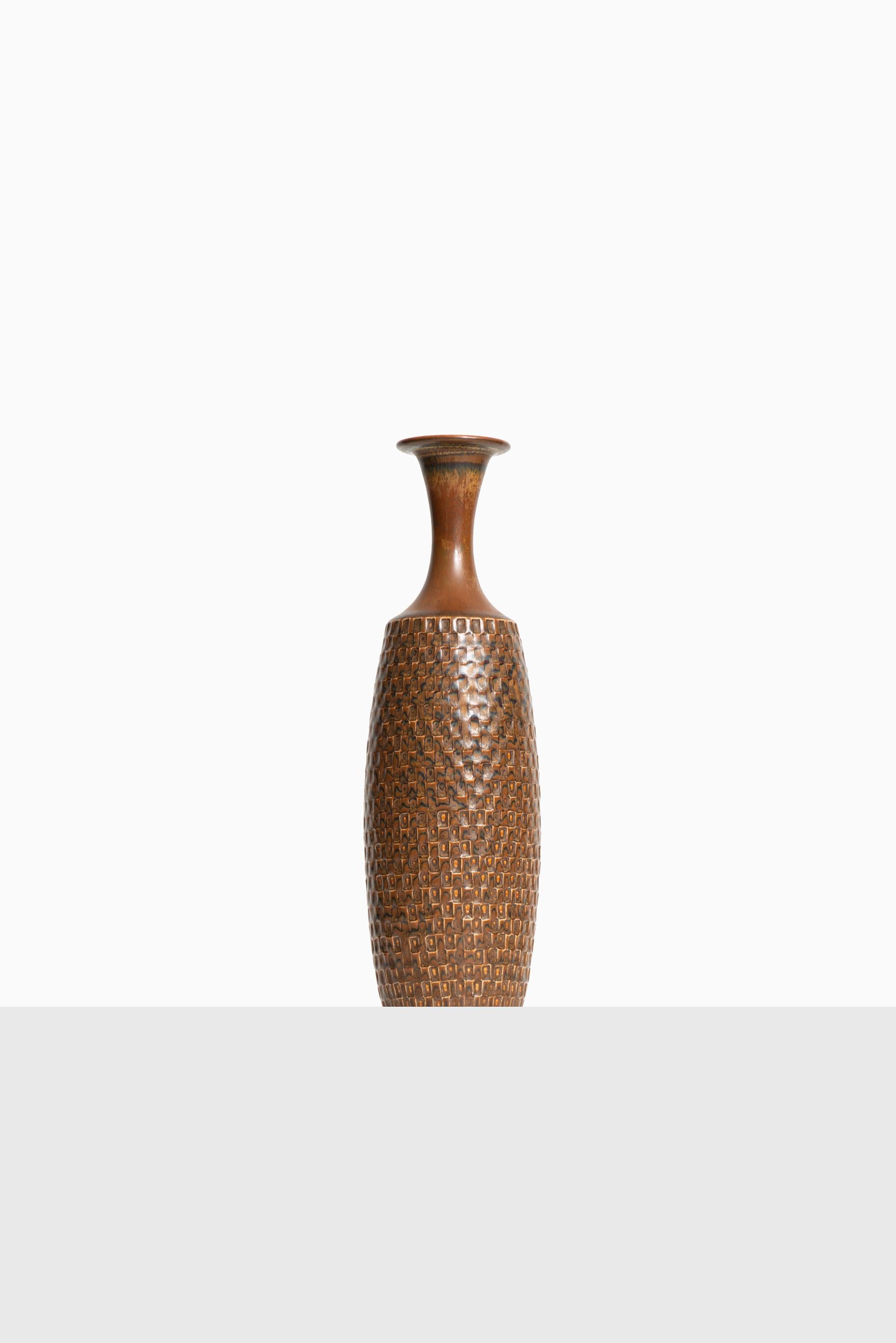 Ceramic vase designed by Stig Lindberg. Produced by Gustavsberg in Sweden.