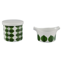 Stig Lindberg pour Gustavsberg. Jarre couverte et crémier en porcelaine "Berså".
