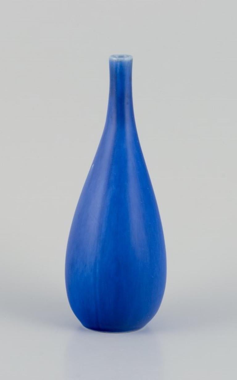 Scandinavian Modern Stig Lindberg for Gustavsberg. Ceramic vase with a slender neck. Ca 1960 For Sale