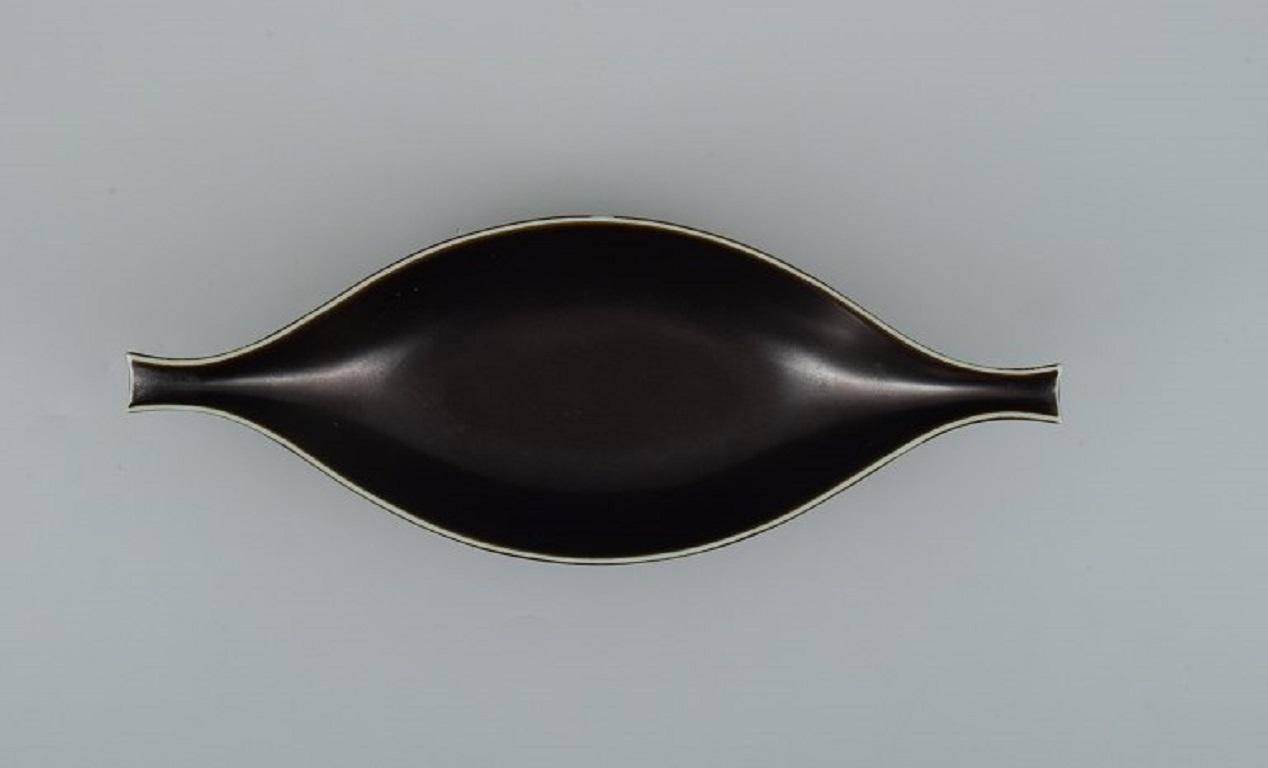 Stig Lindberg für Gustavsberg. Keramikschale „Pungo“ aus schwarzer Glasur. 1960er Jahre. (Skandinavische Moderne) im Angebot