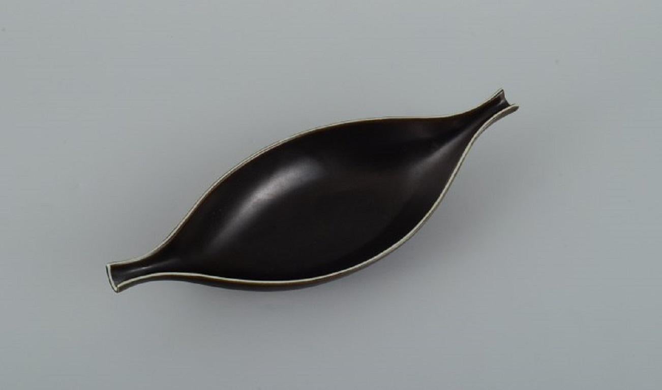 Stig Lindberg für Gustavsberg. Keramikschale „Pungo“ aus schwarzer Glasur. 1960er Jahre. (Schwedisch) im Angebot