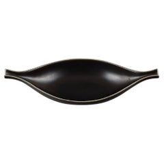 Stig Lindberg para Gustavsberg. Cuenco de cerámica "Pungo" en esmalte negro. 1960s.