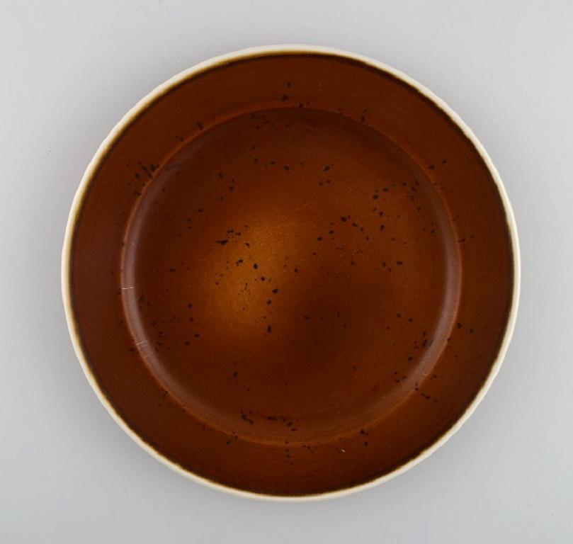 Scandinavian Modern Stig Lindberg for Gustavsberg. Six Coq dinner plates in glazed stoneware. For Sale
