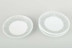 Stig Lindberg pour Gustavsberg. Six assiettes à gâteau en faïence. Motif "Salix" gris.