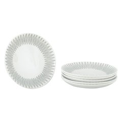 Stig Lindberg pour Gustavsberg. Six assiettes à gâteau en faïence. Motif "Salix" gris.