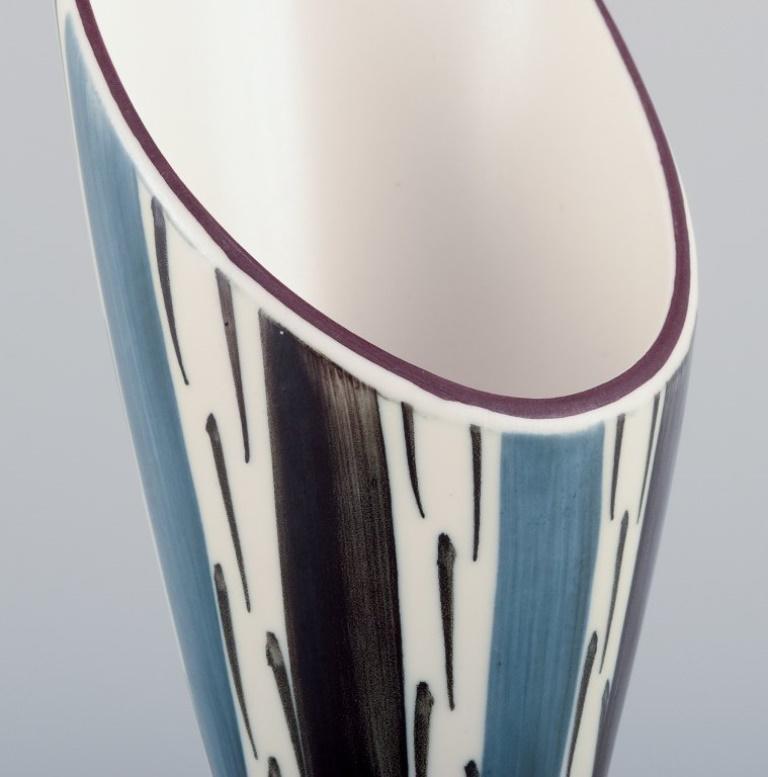 Stig Lindberg for Gustavsberg, Sweden. Anniversary vase in ceramic with stripes In Excellent Condition For Sale In Copenhagen, DK