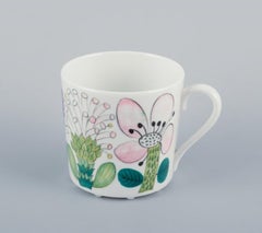 Stig Lindberg pour Gustavsberg. Tasse basse "Tahiti" avec soucoupe à motif floral