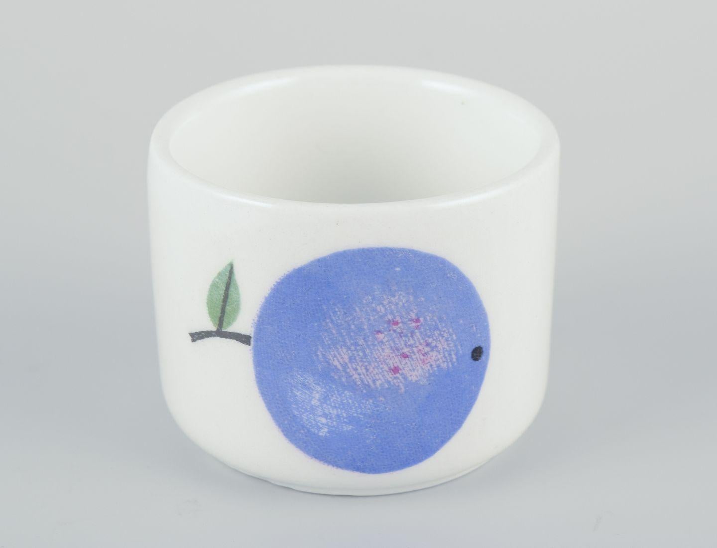 Scandinavian Modern Stig Lindberg for Gustavsberg. Three ‘Pynta’ egg cups and small tray, 1960s For Sale