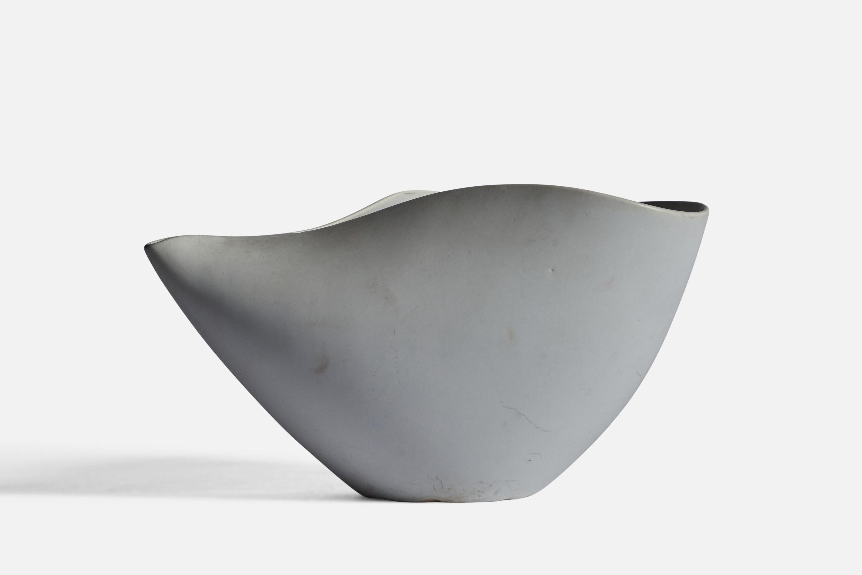 Stig Lindberg, Ciotola a forma libera, Gres, Svezia, anni '50 In condizioni discrete in vendita a High Point, NC