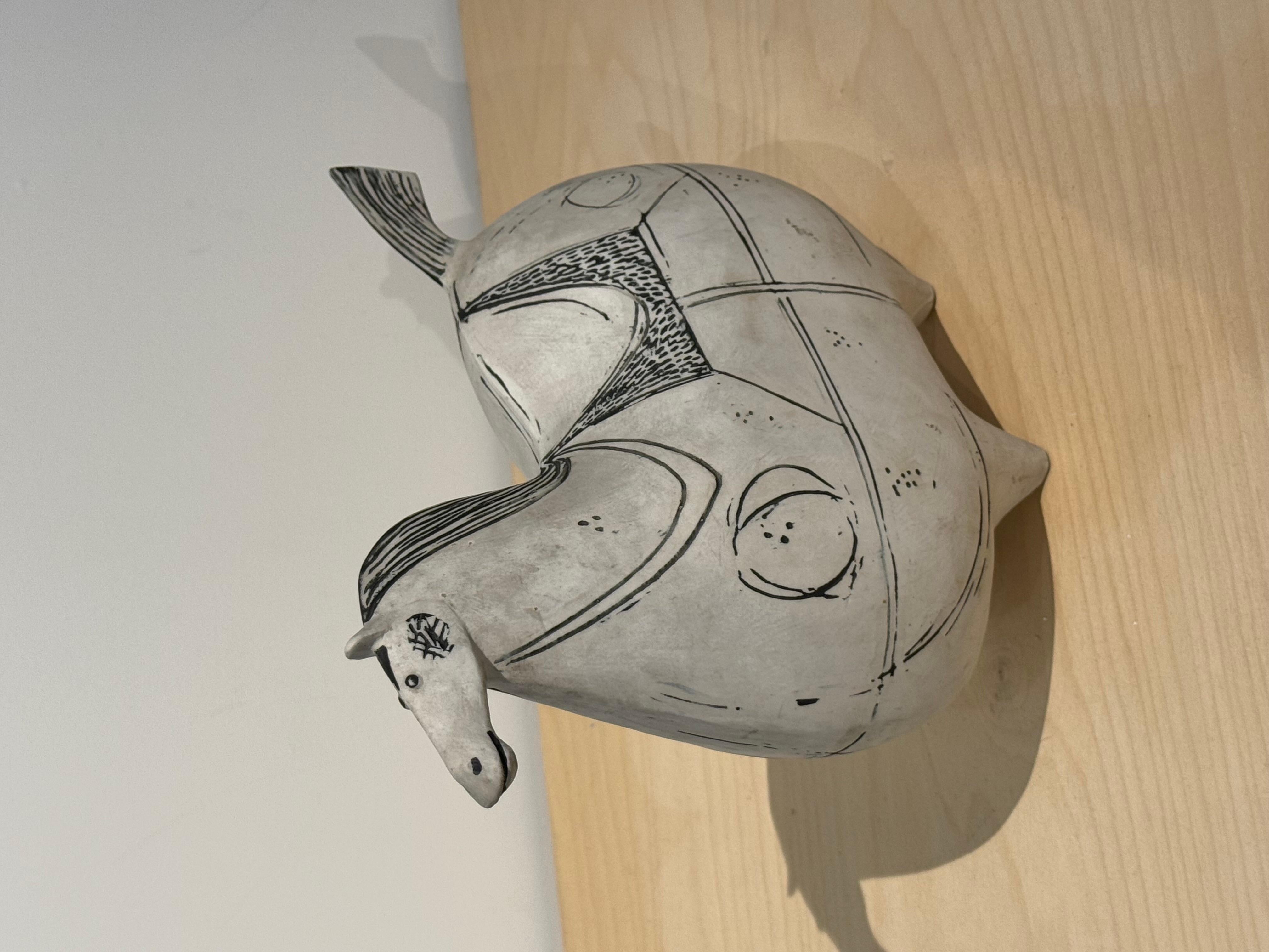 Stig Lindberg (1916-1982) è uno dei più noti rappresentanti dell'illustre design svedese della ceramica del XX secolo. An He è noto per la sua costante creatività e per il suo eccezionale occhio per le forme, le proporzioni e i modelli. Stig ha