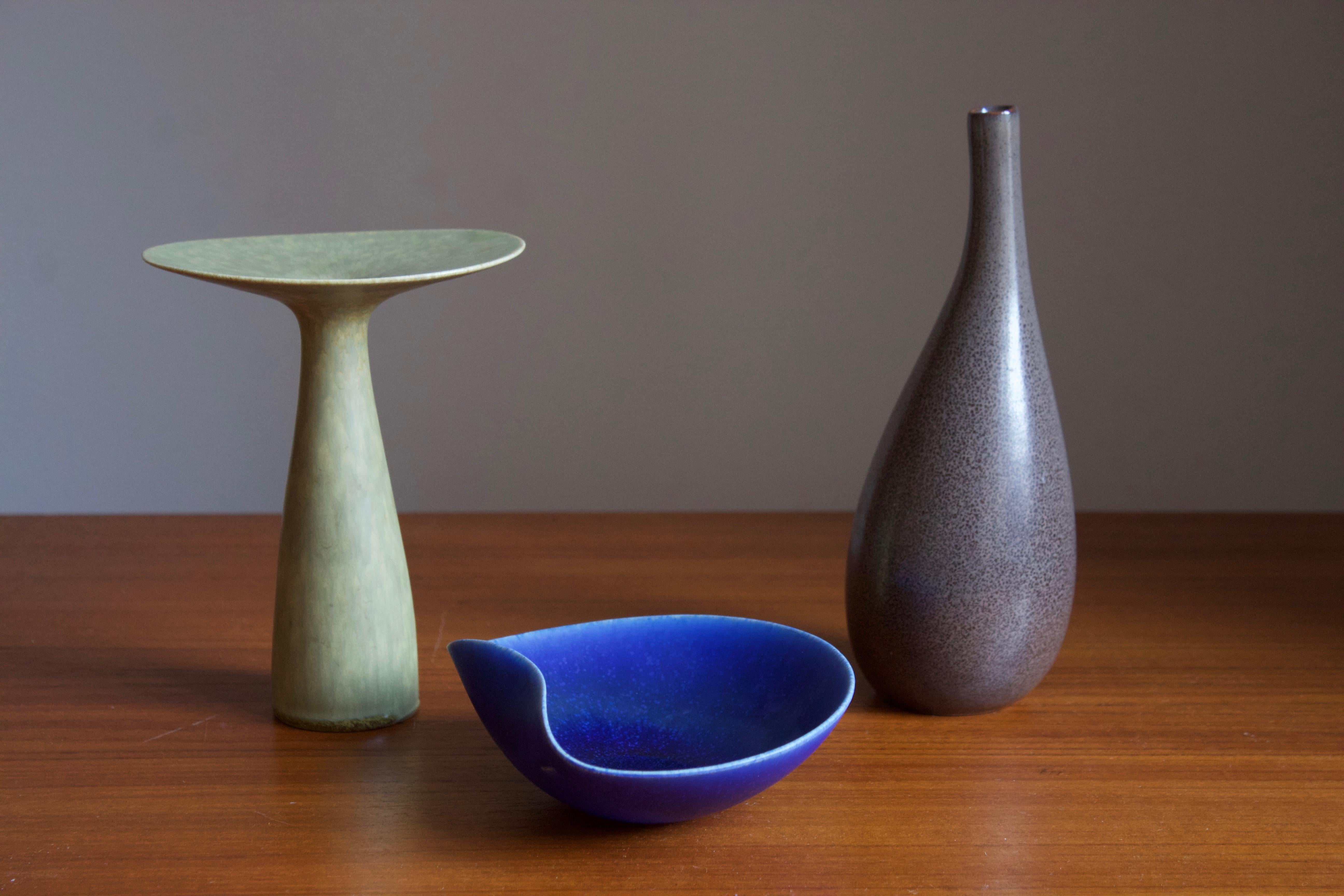 Stig Lindberg, Organic Vases & Bowl, Glazed Stoneware, Gustavsberg, Sweden 1950s In Good Condition In High Point, NC