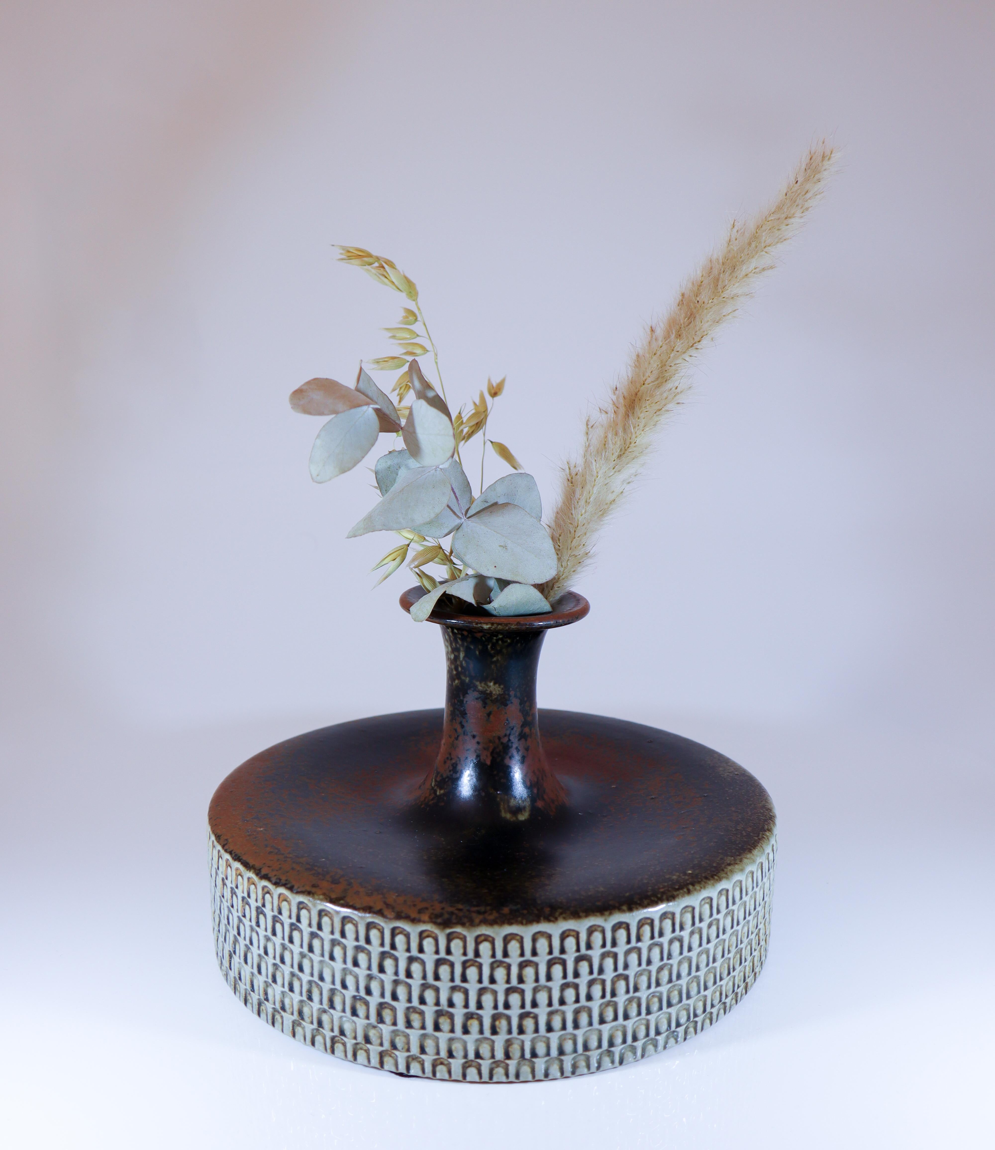 Poterie de Stig Lindberg -  Vase en grès - Gustavsberg Milieu du siècle Excellent état - En vente à Stockholm, SE