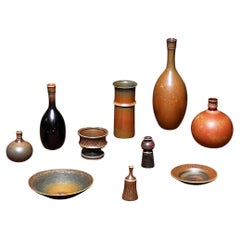 Stig Lindberg Set di 10 ceramiche uniche in marrone smaltato fatte a mano Svezia anni 60