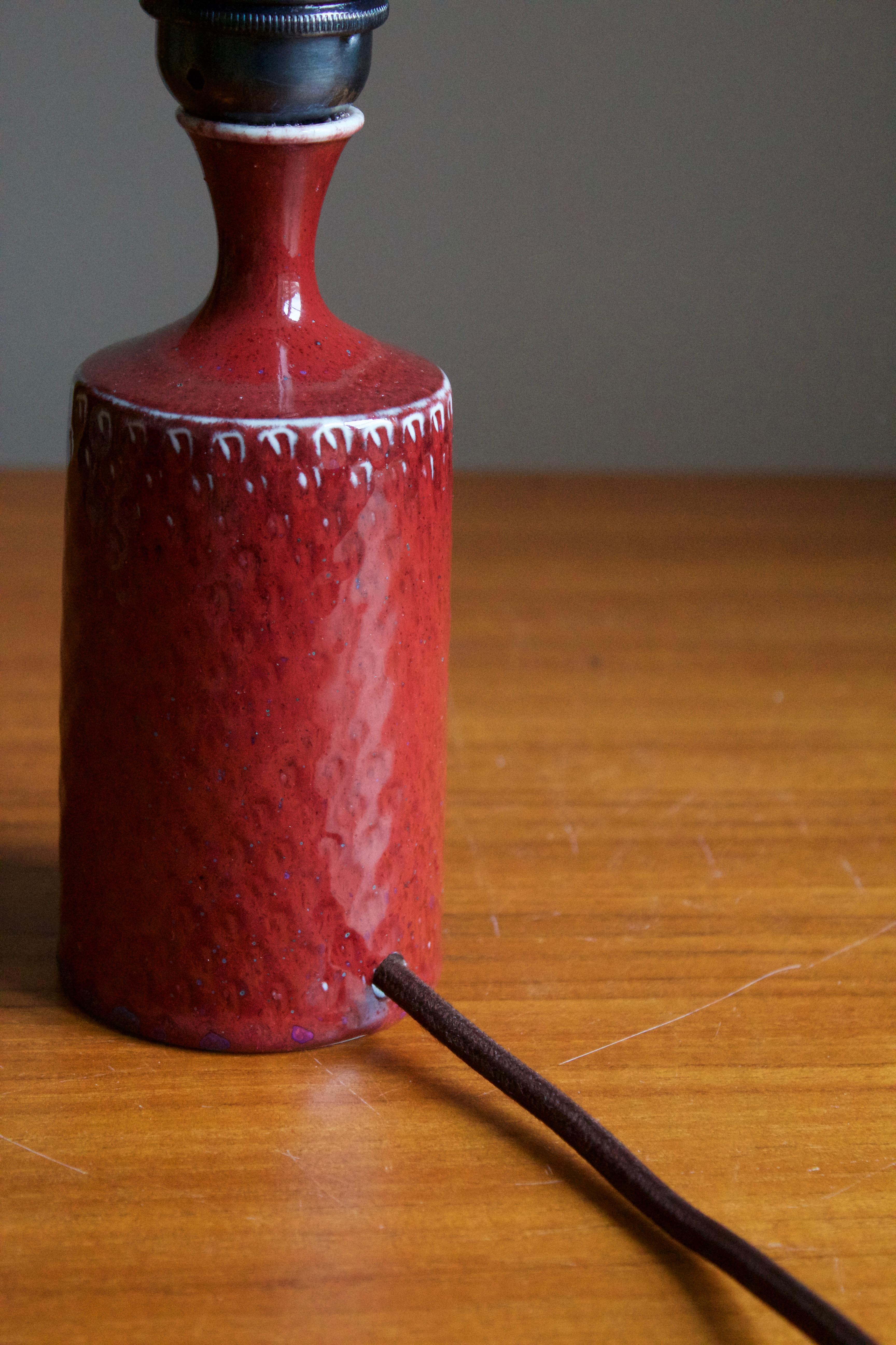 Swedish Stig Lindberg, Small Table Lamp, Red Glazed Stoneware, Gustavsberg, Sweden 1950s