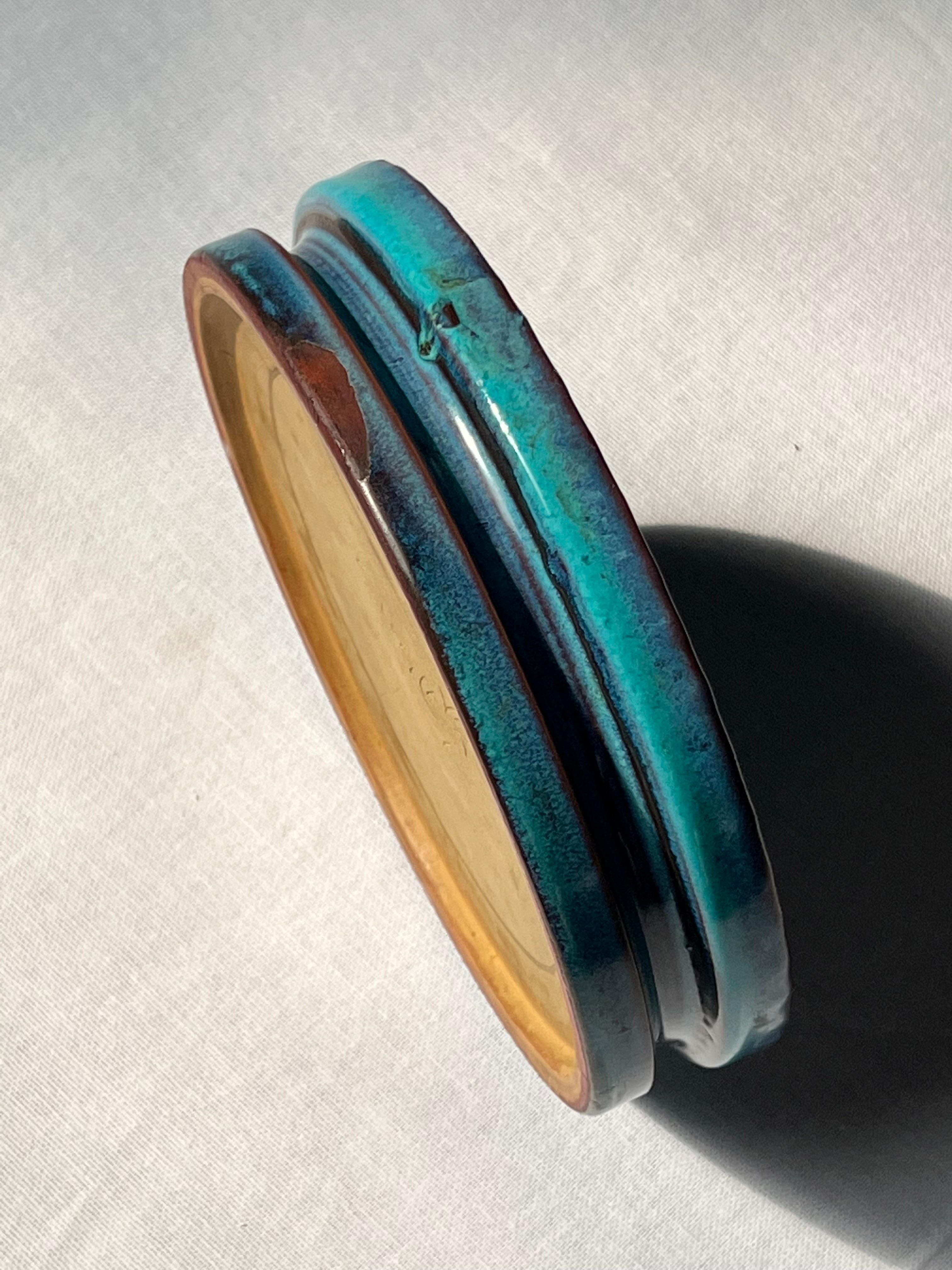 Céramique Bol/ vide poche unique en glaçure bleue fabriqué à la main par Stig Lindberg, Suède, années 60 en vente