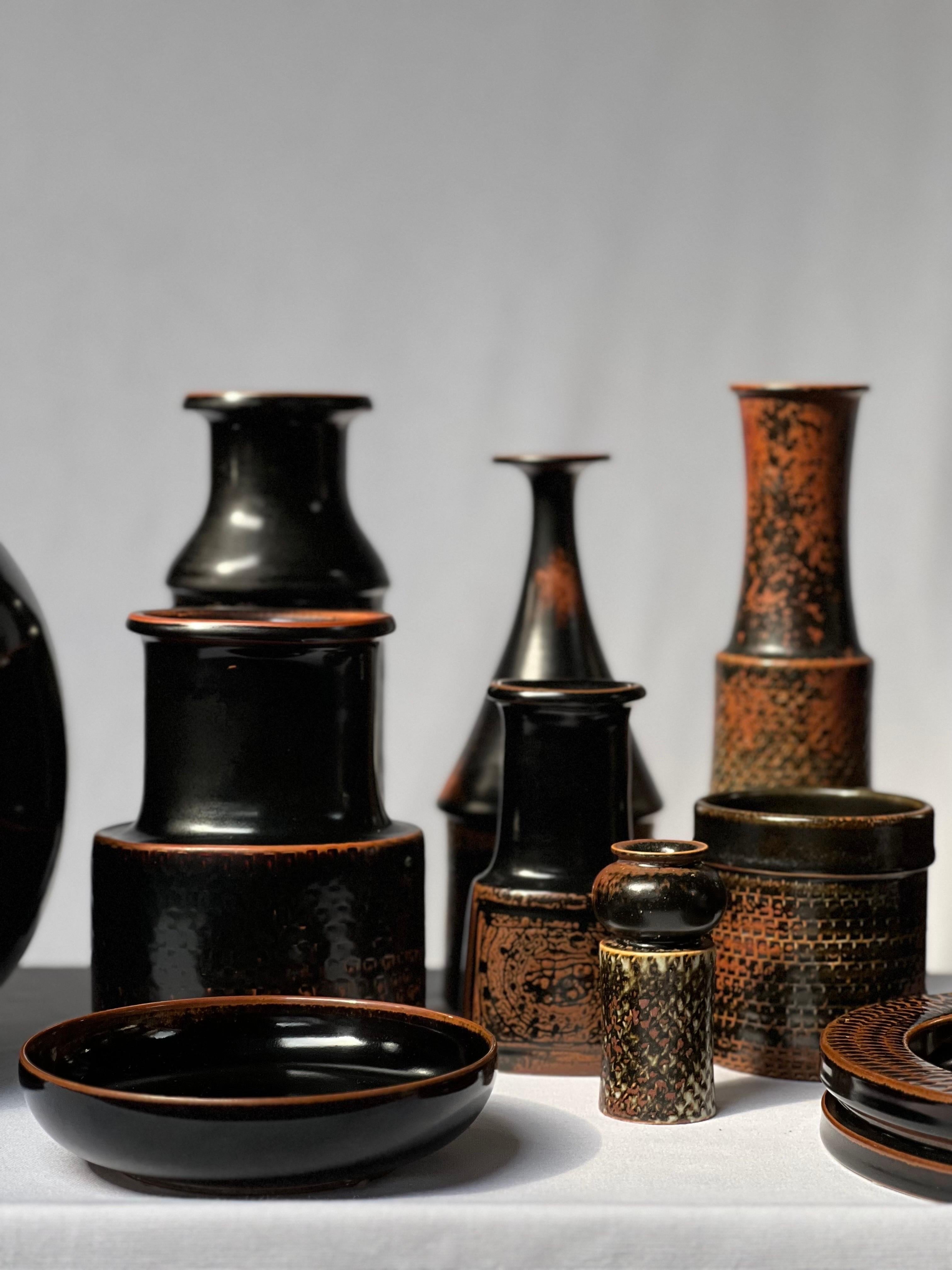 Stig Lindberg Einzigartige Vase in schwarzer Glasur Tenmoku, hergestellt von Hand Schweden 60er Jahre im Angebot 2