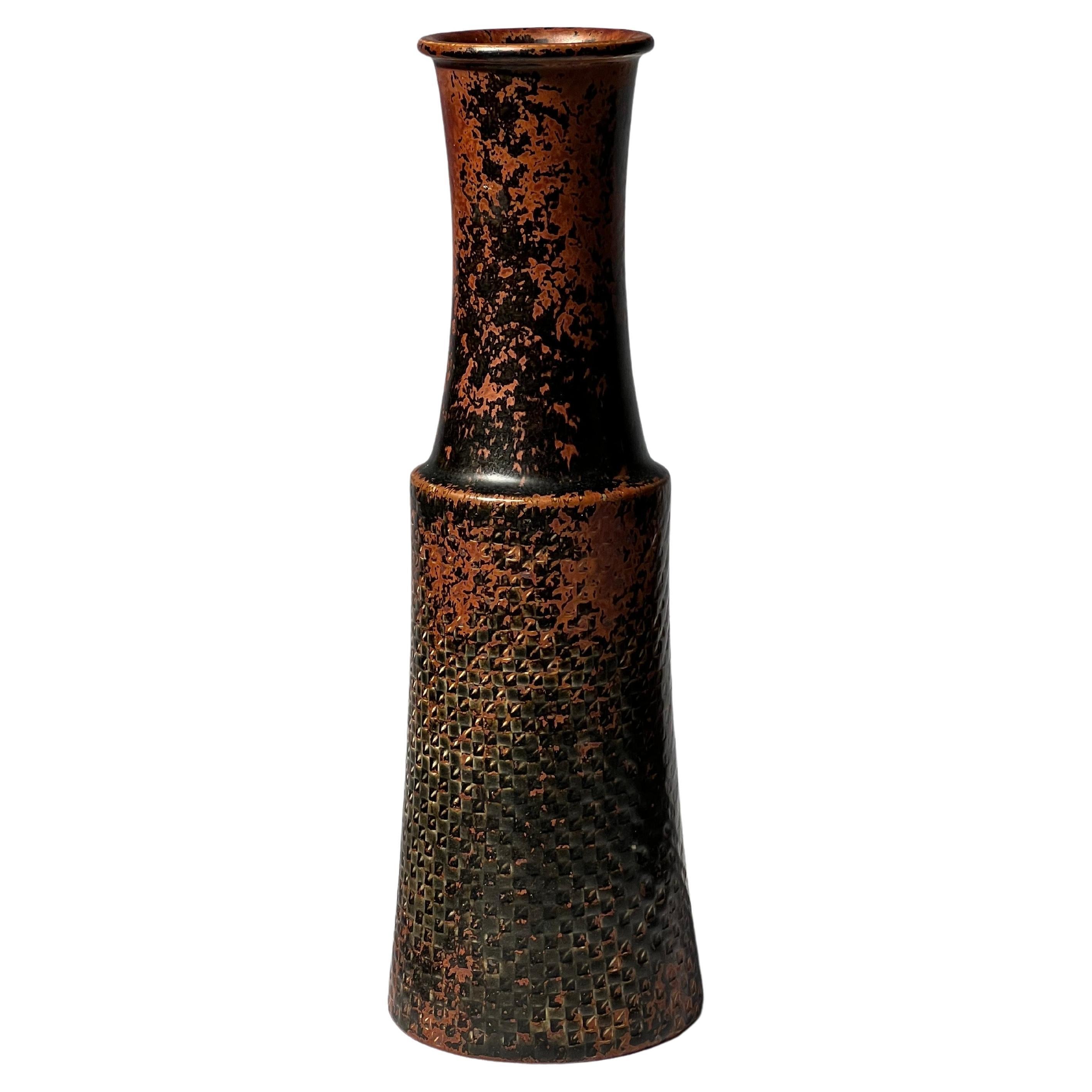 Stig Lindberg Einzigartige Vase in schwarzer Glasur Tenmoku, hergestellt von Hand Schweden 60er Jahre im Angebot