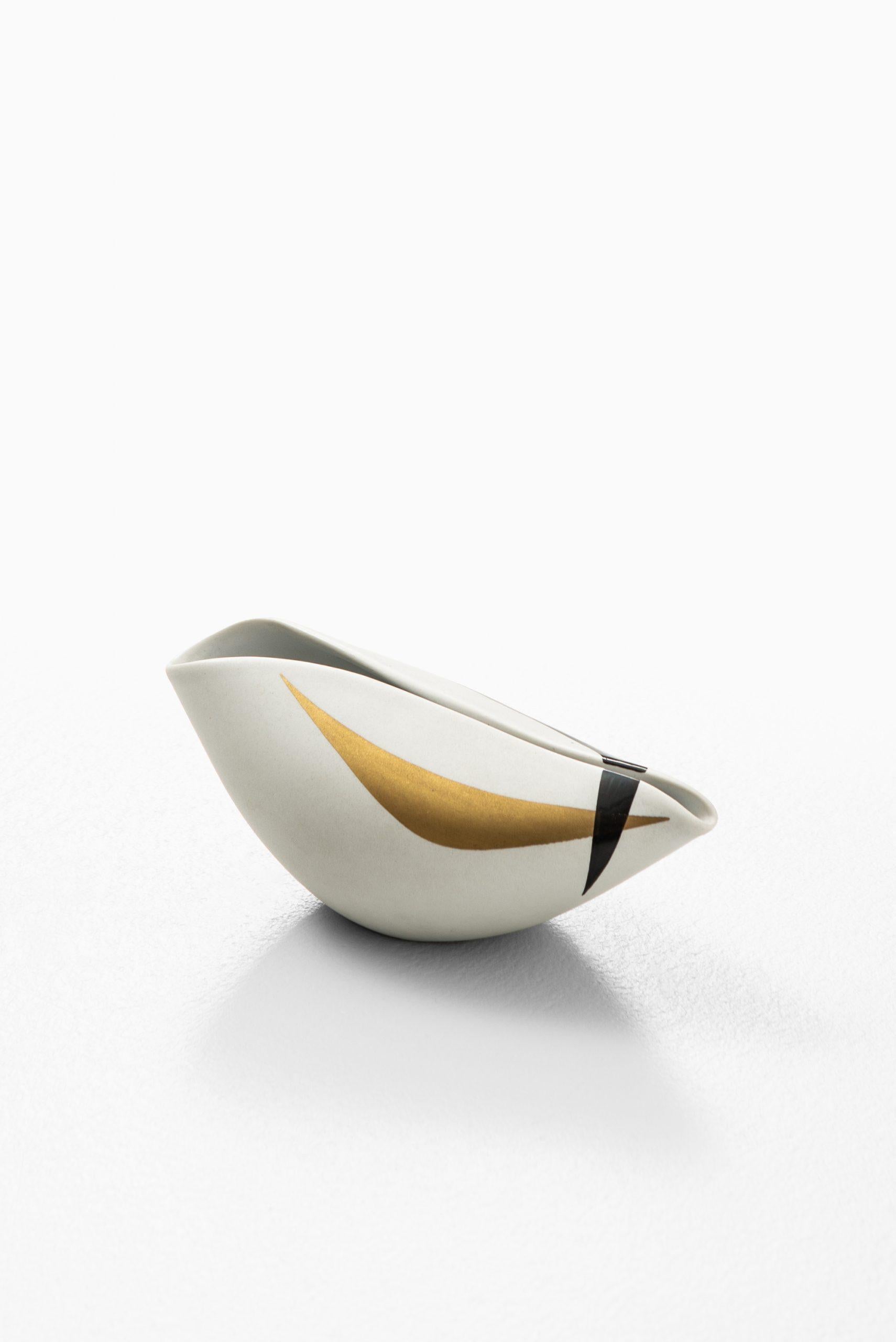 Ceramic vase model Veckla designed by Stig Lindberg. Produced by Gustavsberg in Sweden.
