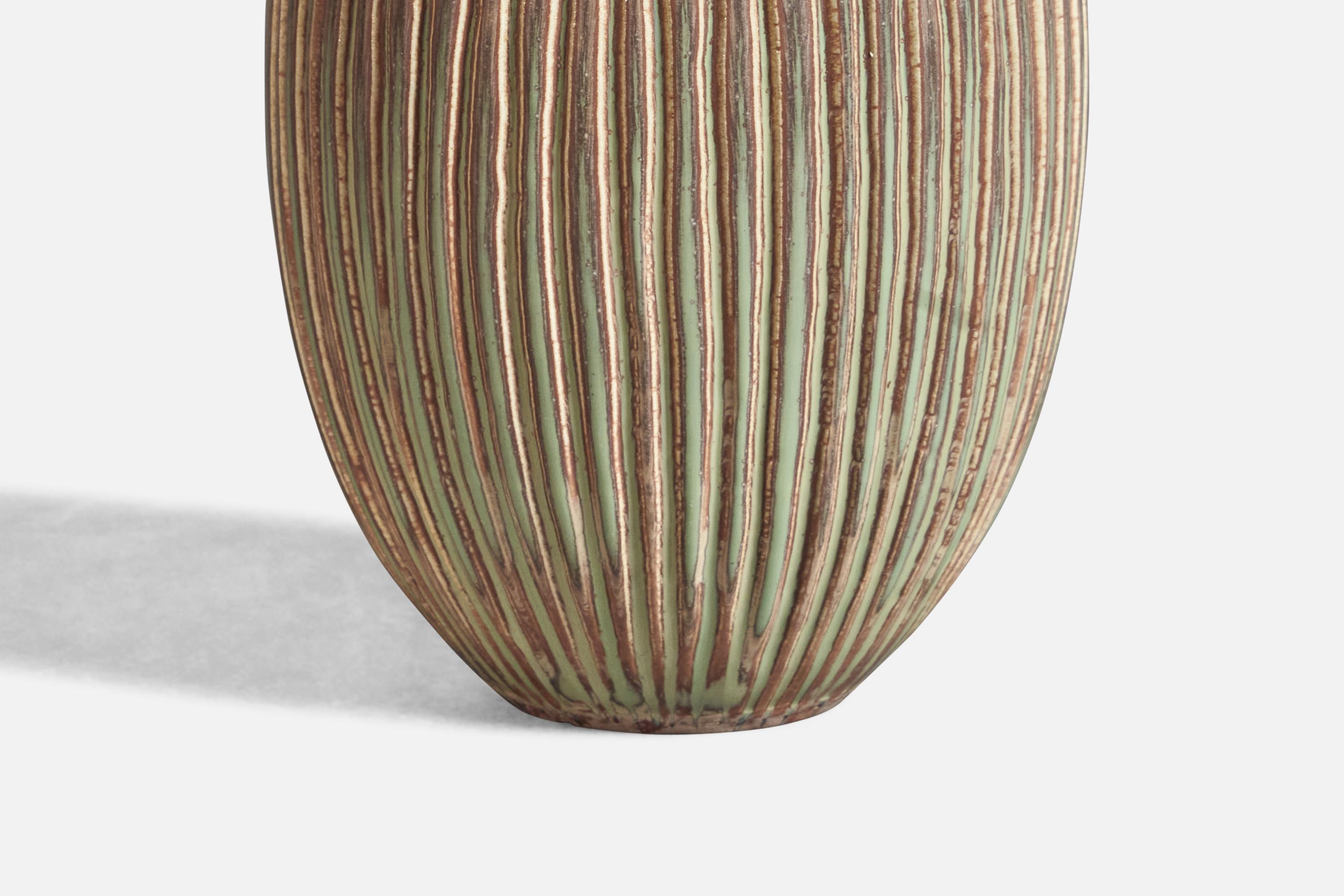 Stig Lindberg, Vase, Stoneware, Sweden, 1960s In Good Condition For Sale In High Point, NC