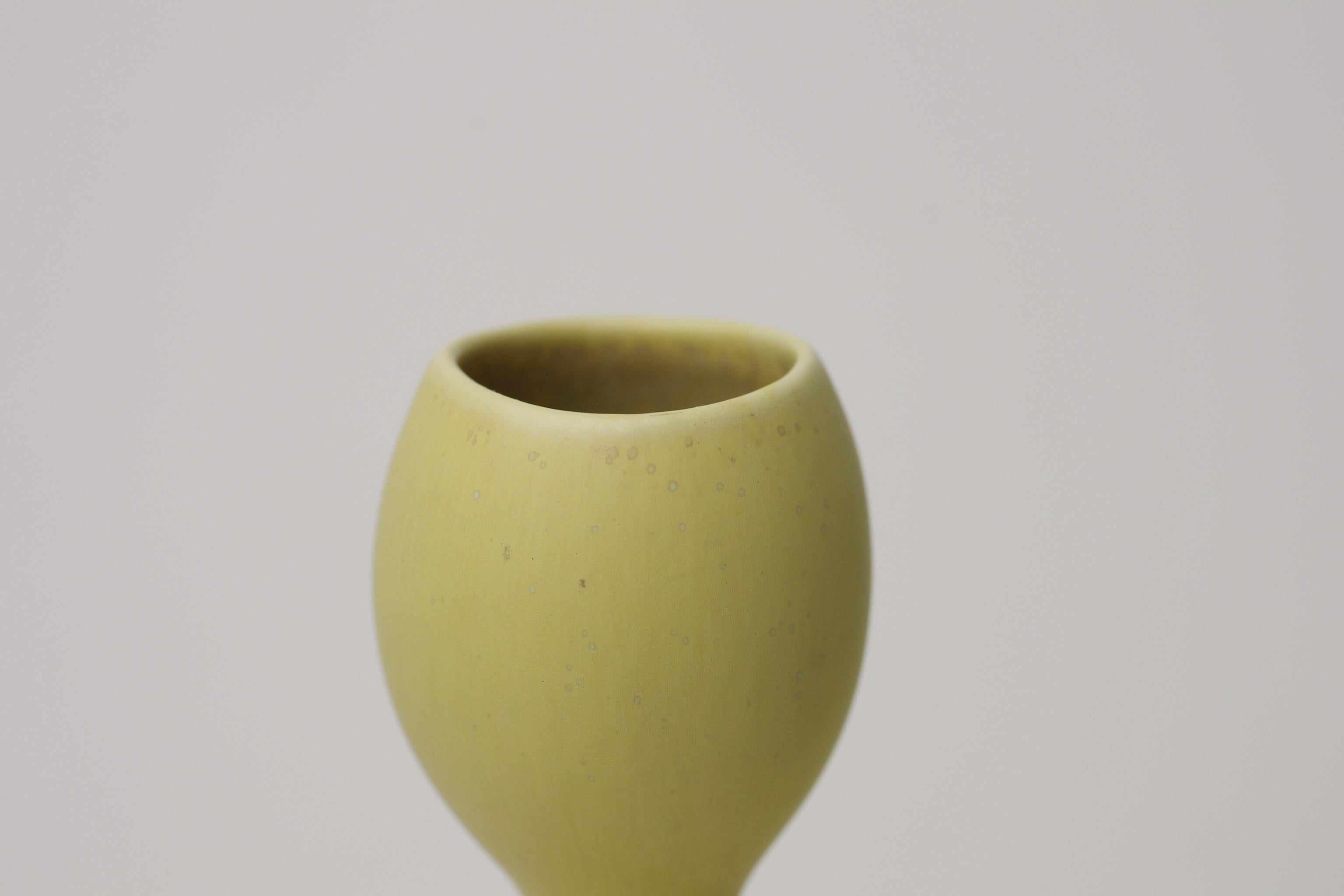 Stig Lindberg - Vitrin - 2 vases In Good Condition For Sale In MAASTRICHT, LI