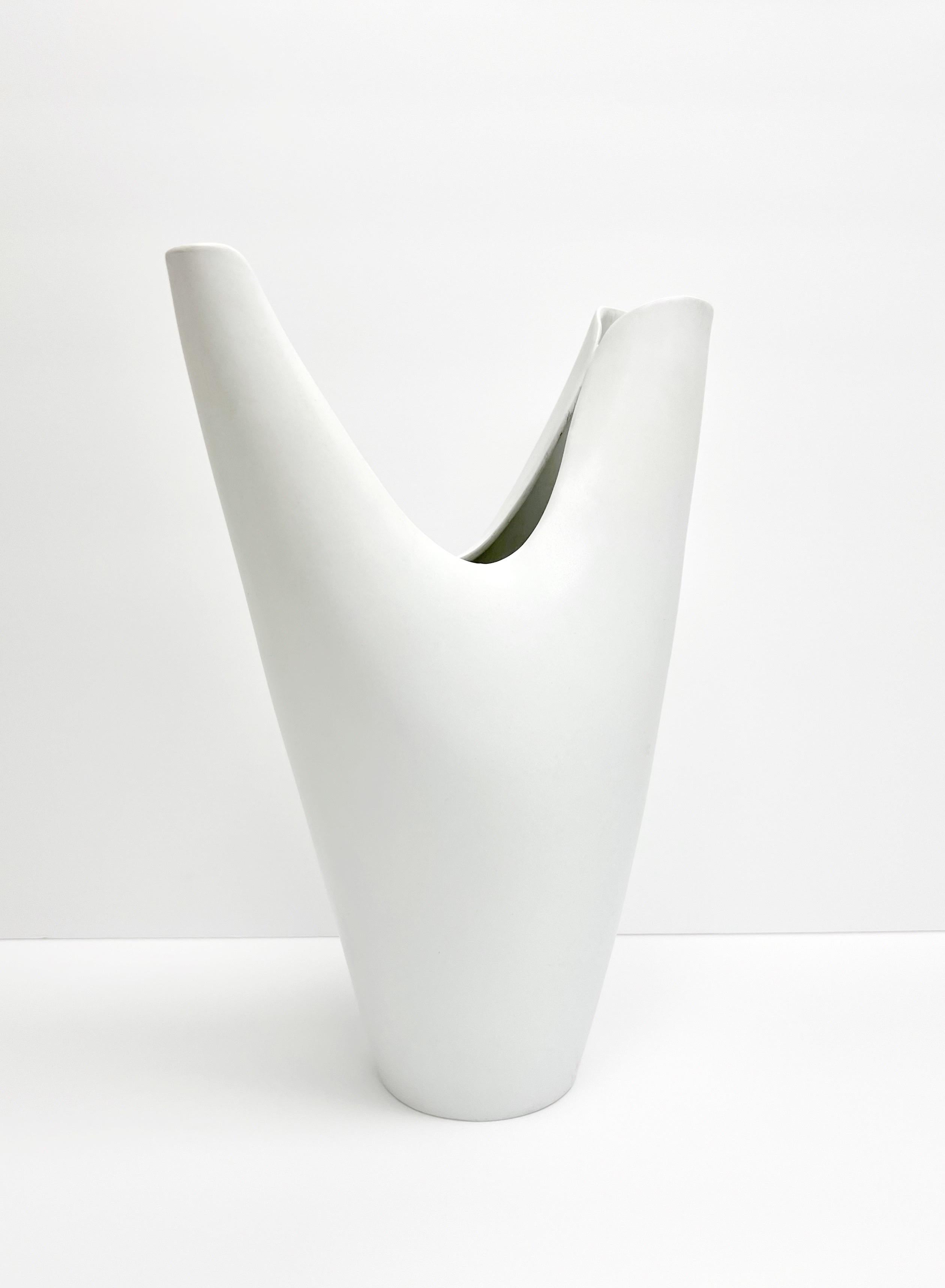Quite a beautiful large Vackla vase by Stig Lindbergh for Gustavsberg. Matte white glaze.